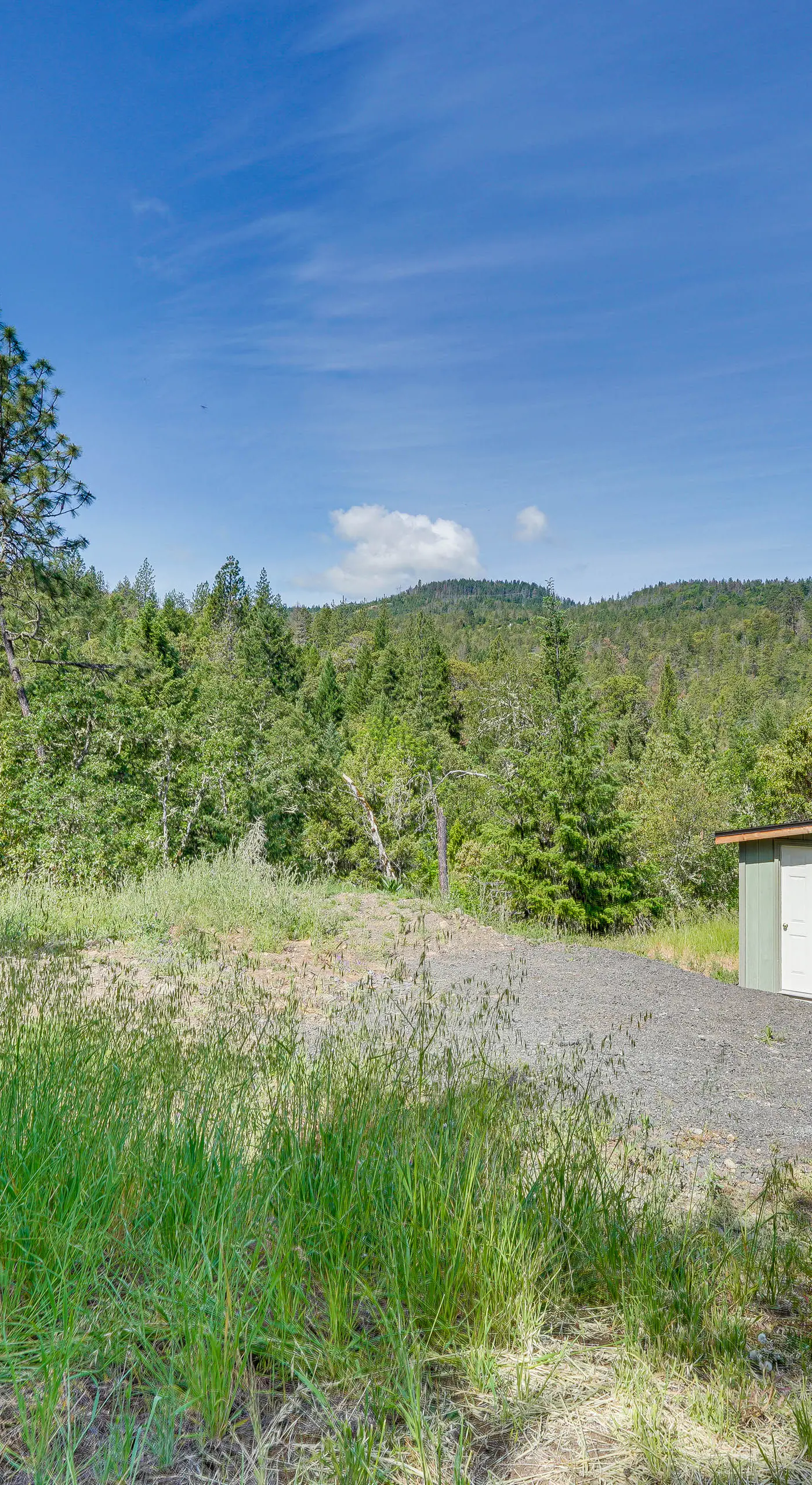 Hiking Trail On-Site: Mtn-View Eagle Point Retreat