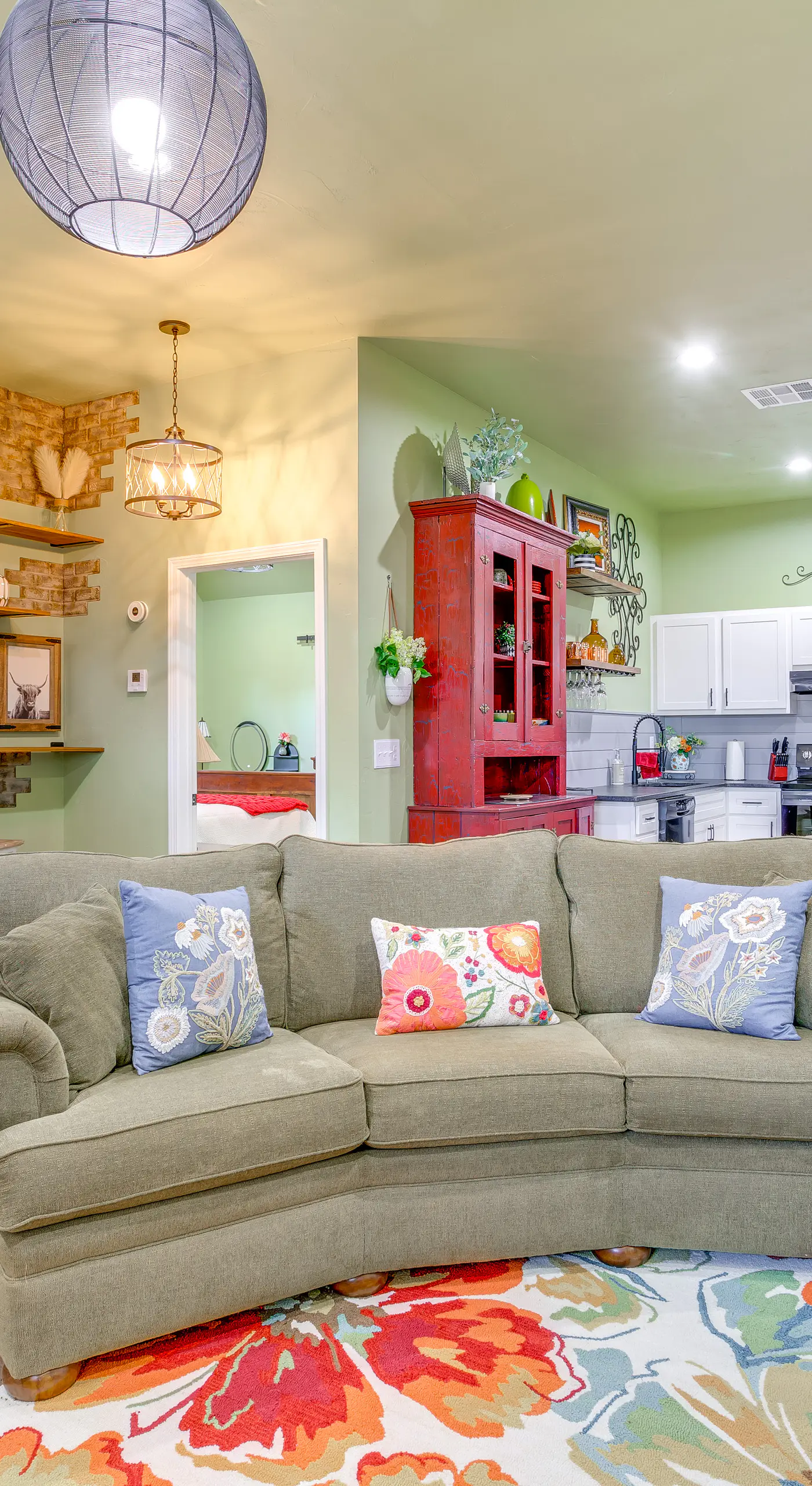 4 Mi to Lazy E Arena: Horse Lover's Haven w/ Grill