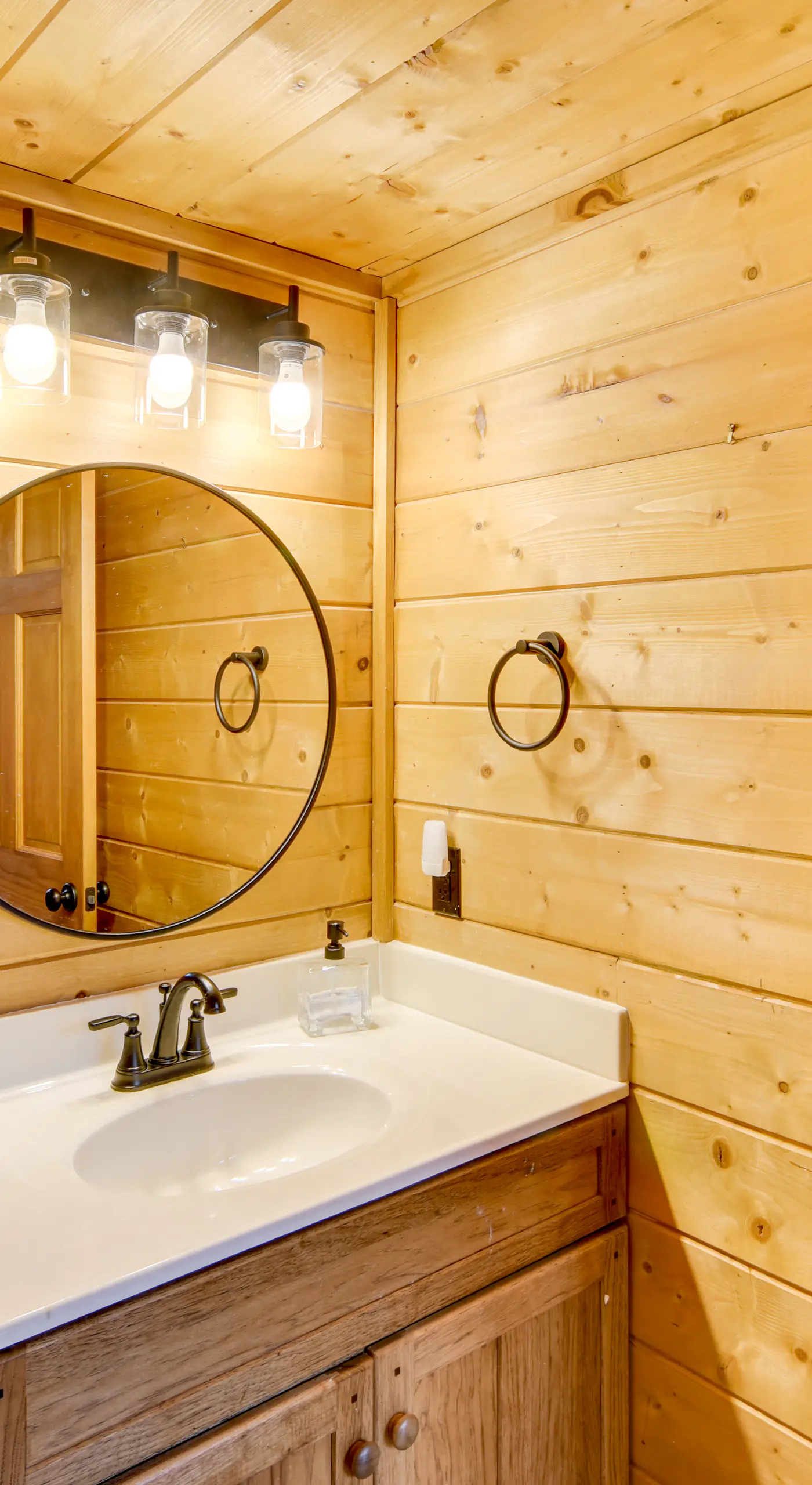 1 Mi to Slopes! Family-Friendly Massanutten Cabin