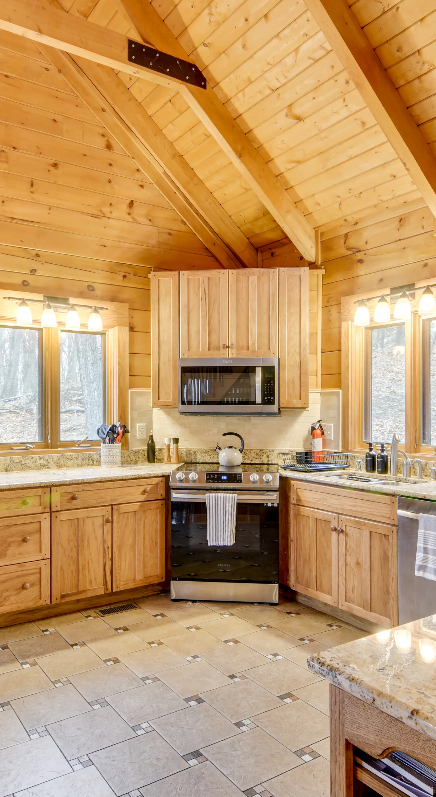 1 Mi to Slopes! Family-Friendly Massanutten Cabin