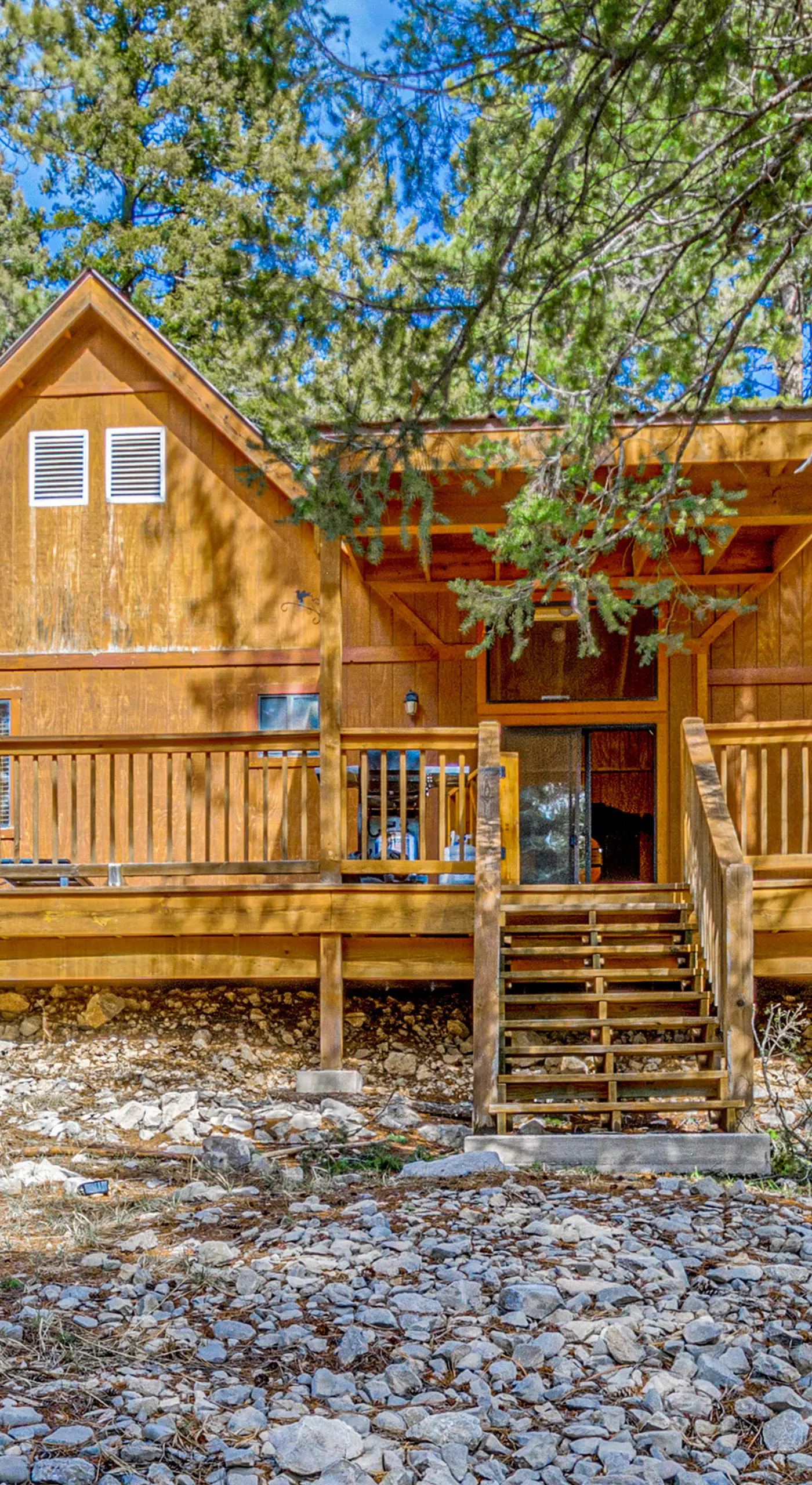 Peaceful & Private Cloudcroft Cabin with Deck!