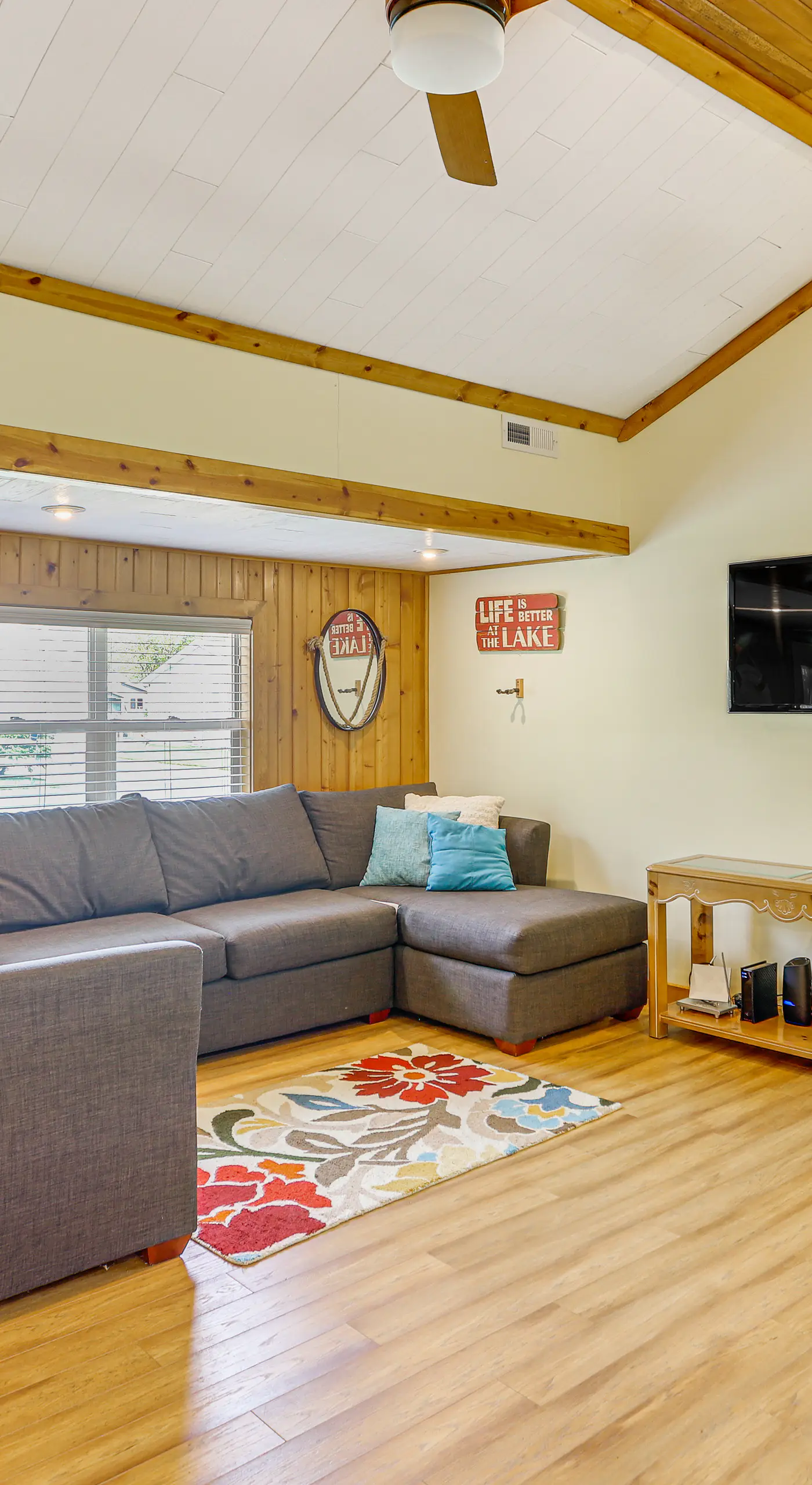 Waterfront Port Clinton Cottage w/ Fire Pit!
