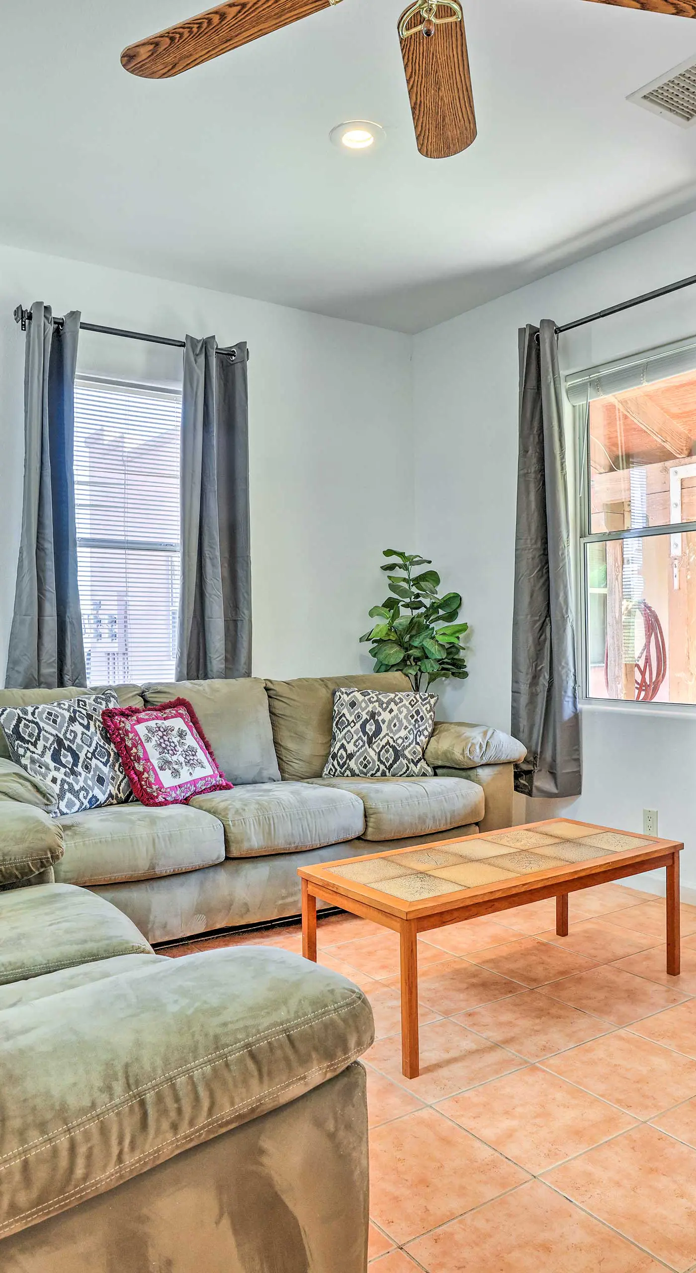 Cozy & Relaxing Eloy Apartment w/ Pool Access