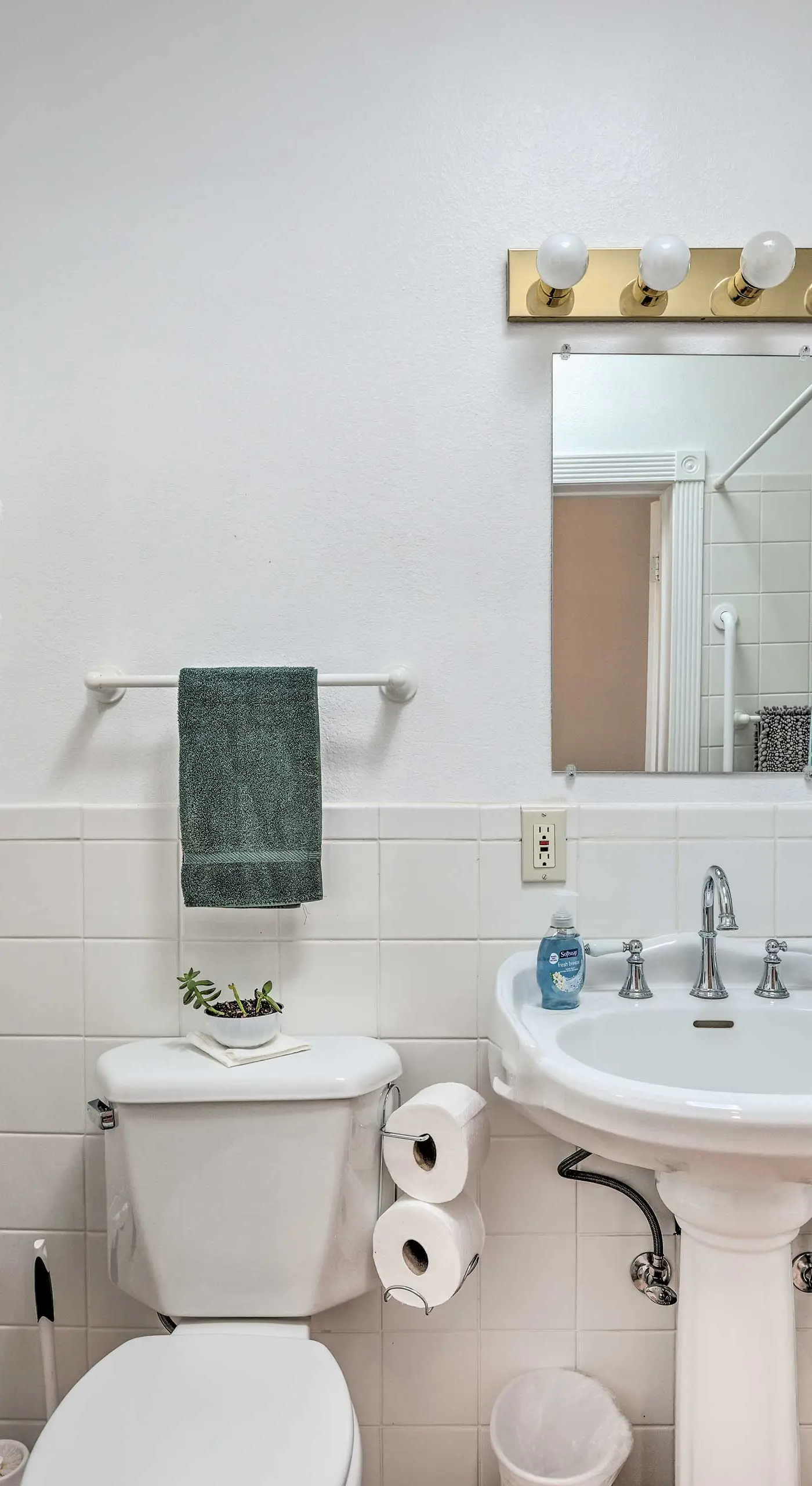 Cozy & Relaxing Eloy Apartment w/ Pool Access