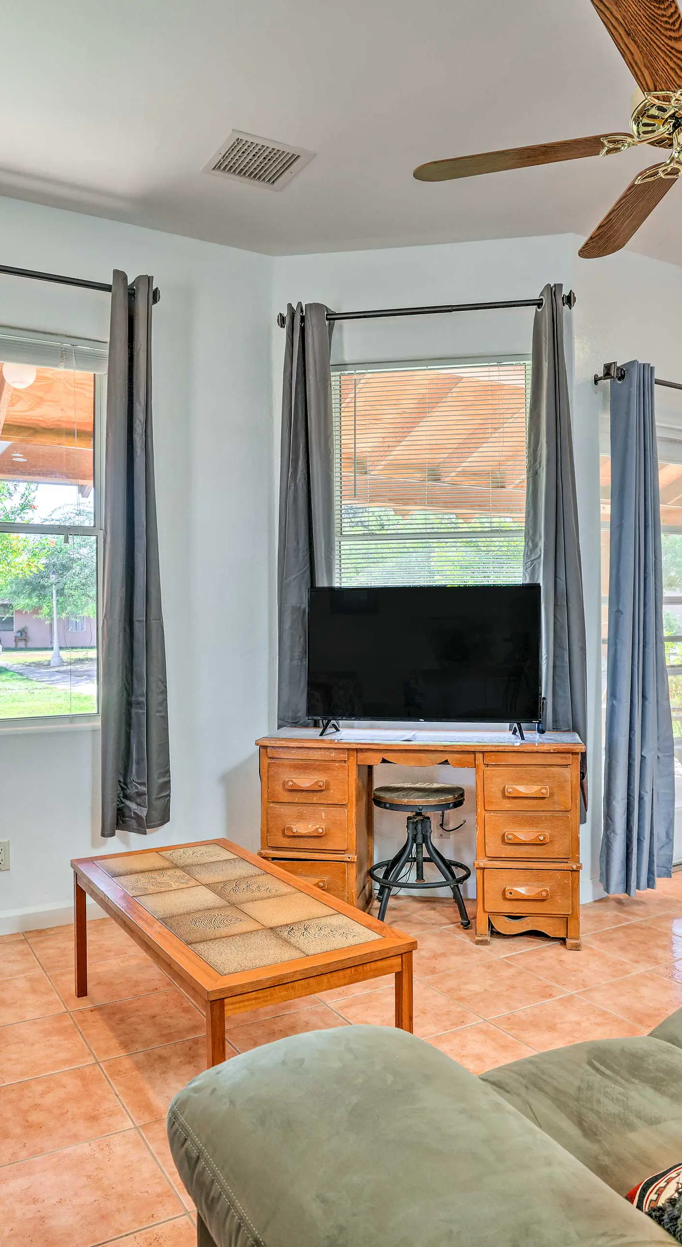 Cozy & Relaxing Eloy Apartment w/ Pool Access