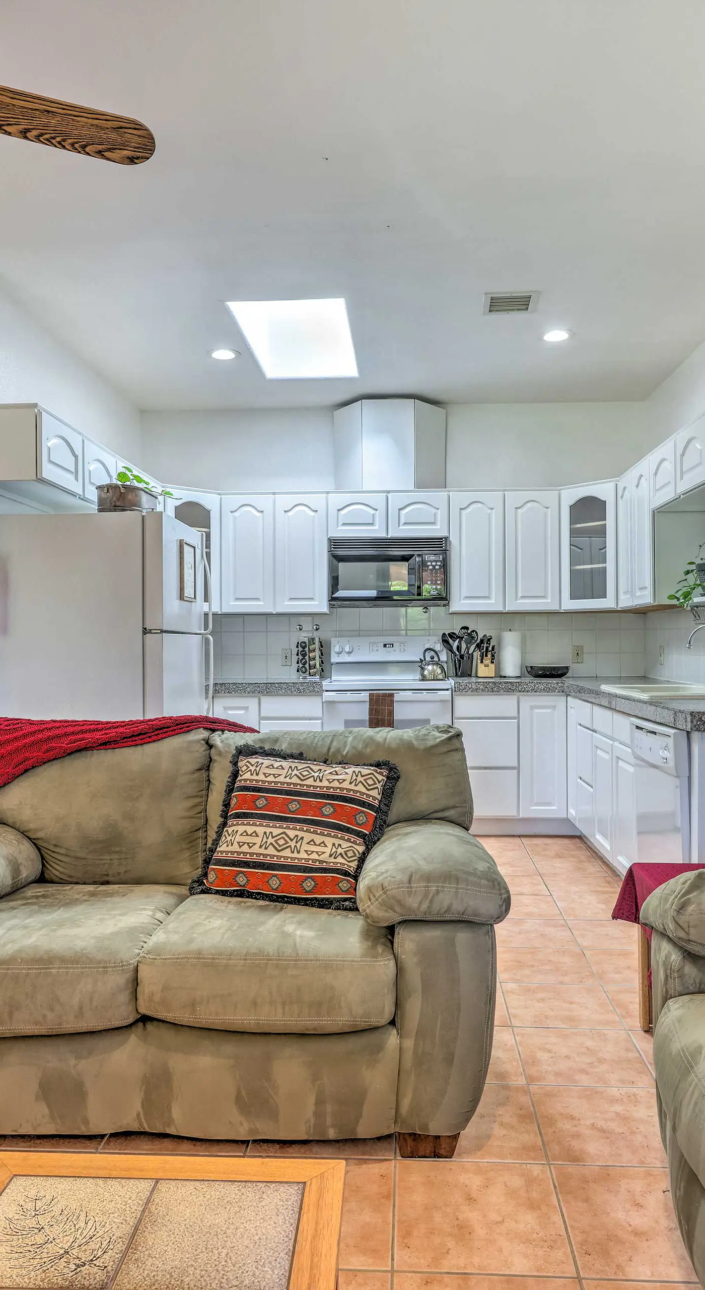 Cozy & Relaxing Eloy Apartment w/ Pool Access