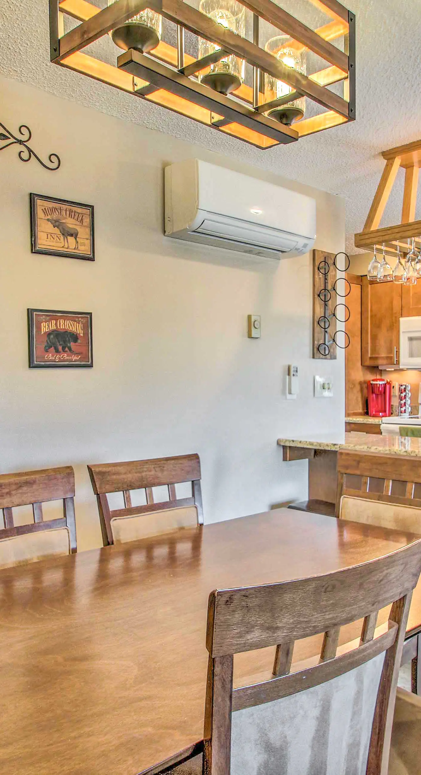 Ski Condo w/ Pool, Close to Story Land & Attitash!