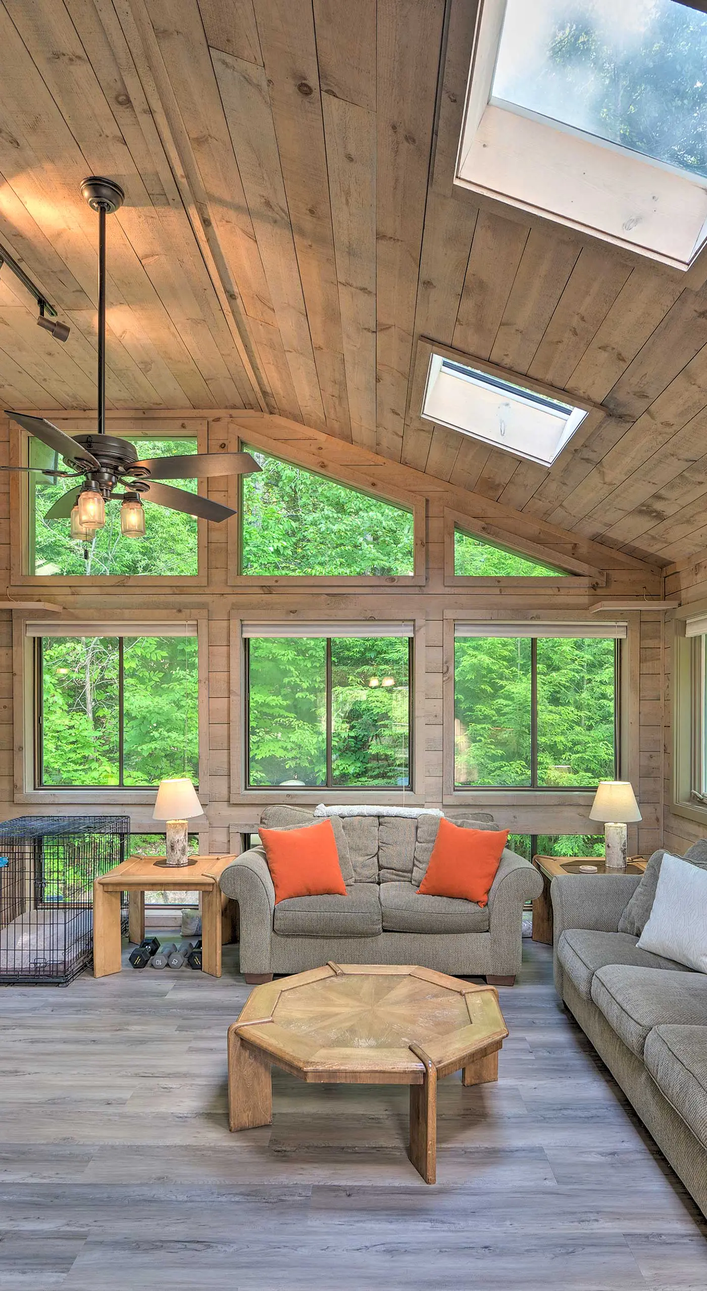 House w/ Balcony ~ 5 Mi to Cranmore Resort!