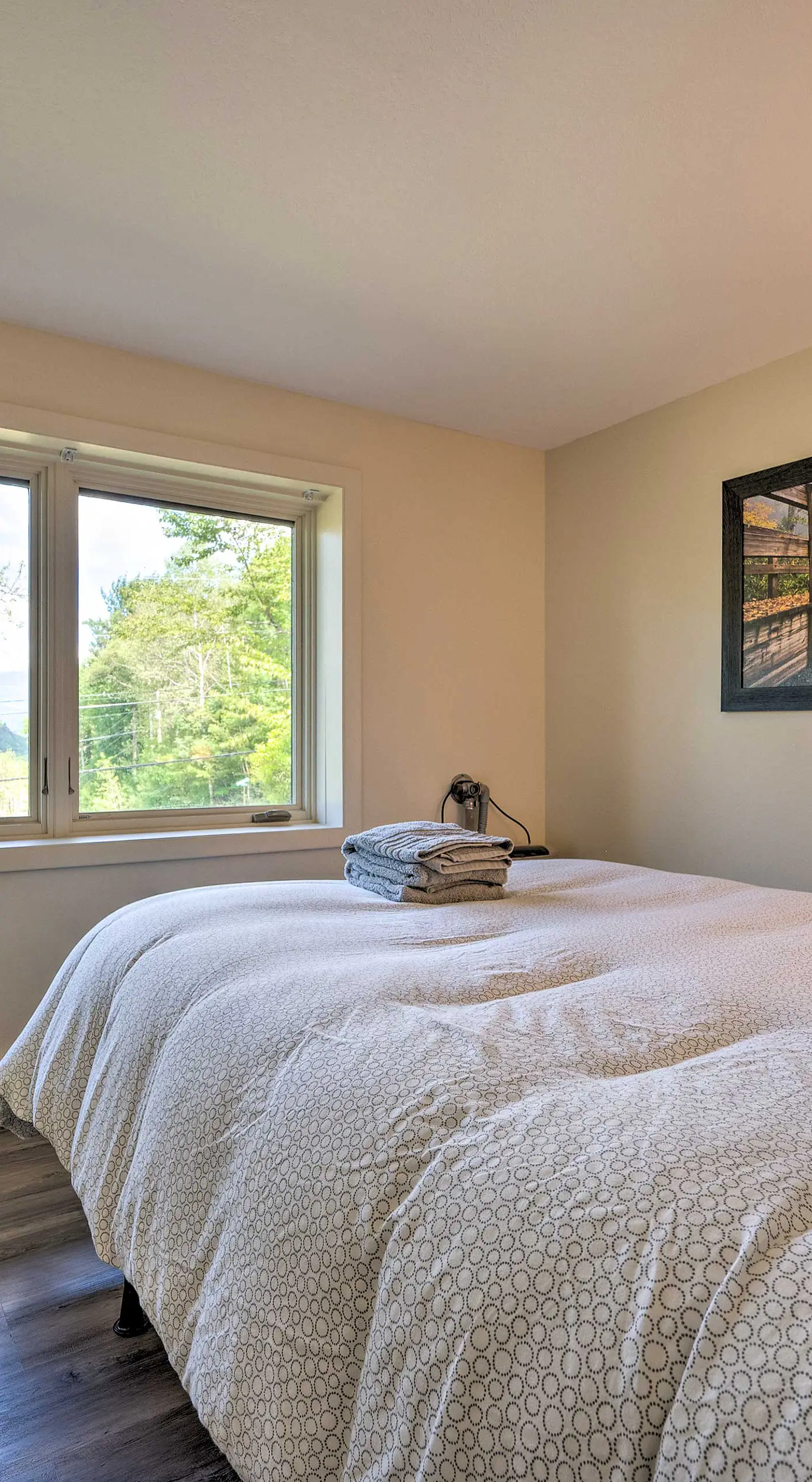 House w/ Balcony ~ 5 Mi to Cranmore Resort!