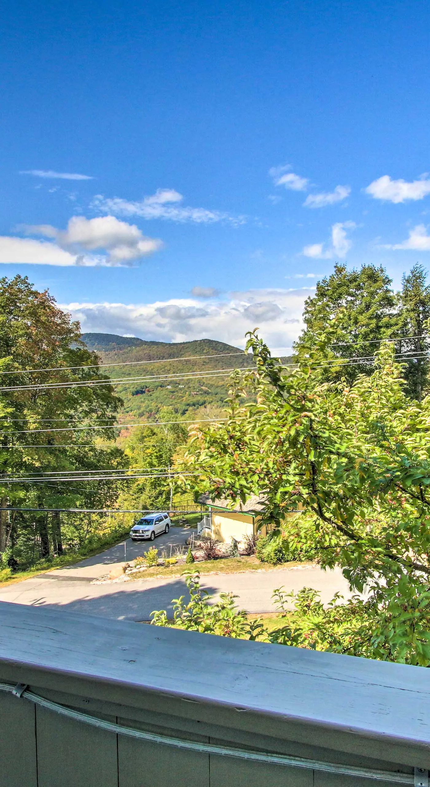 House w/ Balcony ~ 5 Mi to Cranmore Resort!