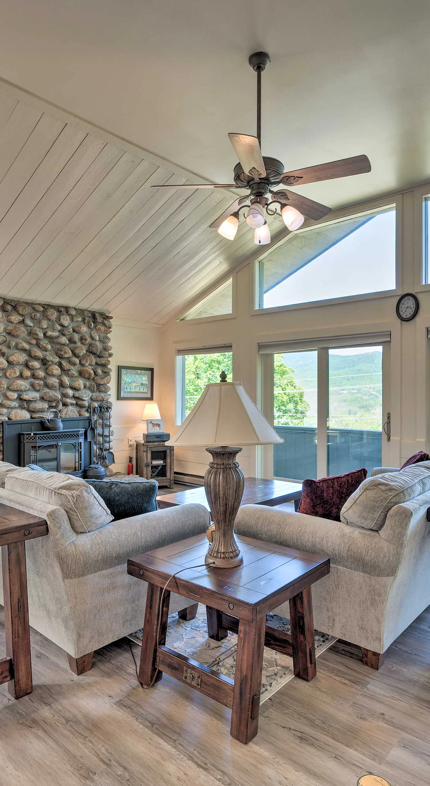 House w/ Balcony ~ 5 Mi to Cranmore Resort!
