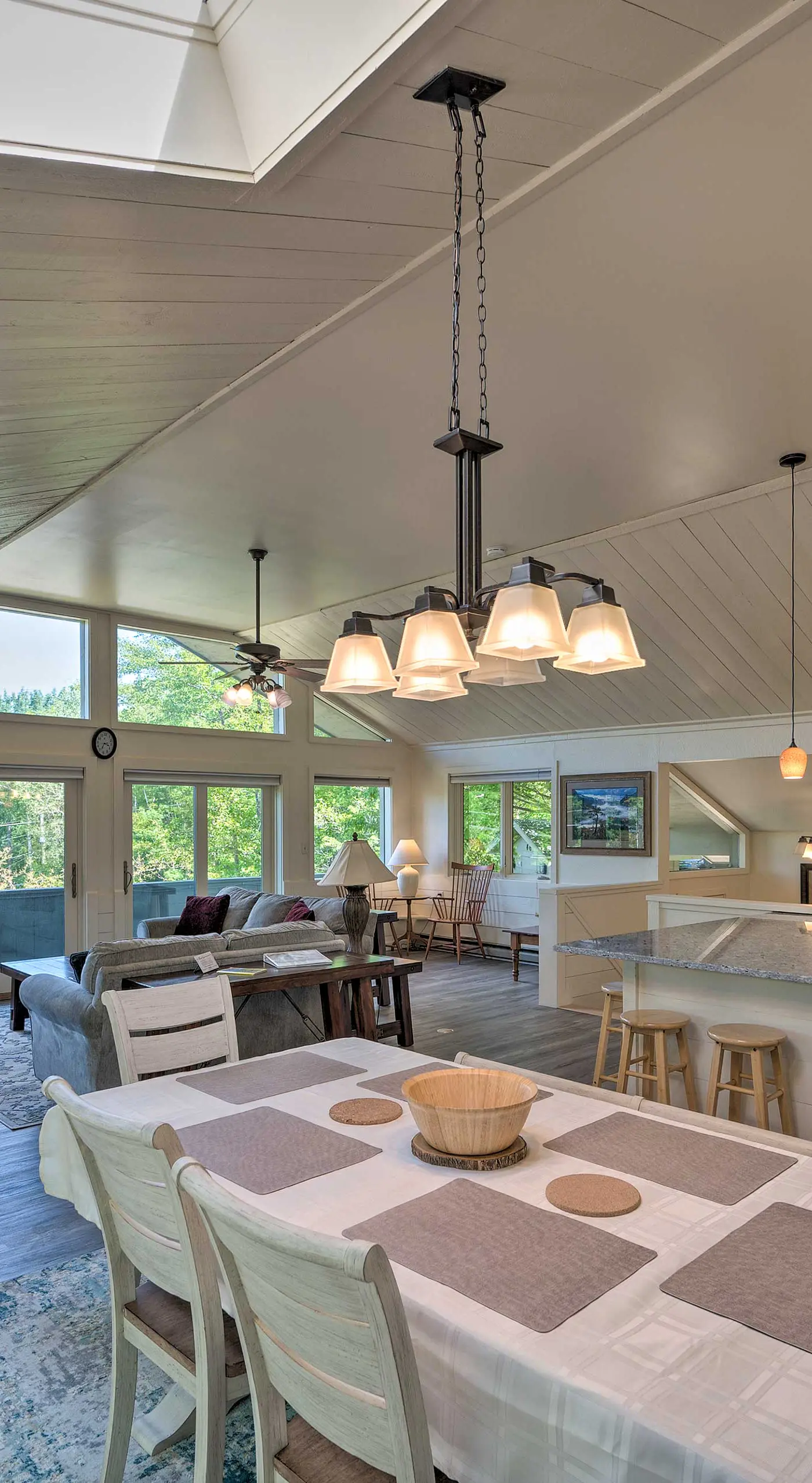 House w/ Balcony ~ 5 Mi to Cranmore Resort!