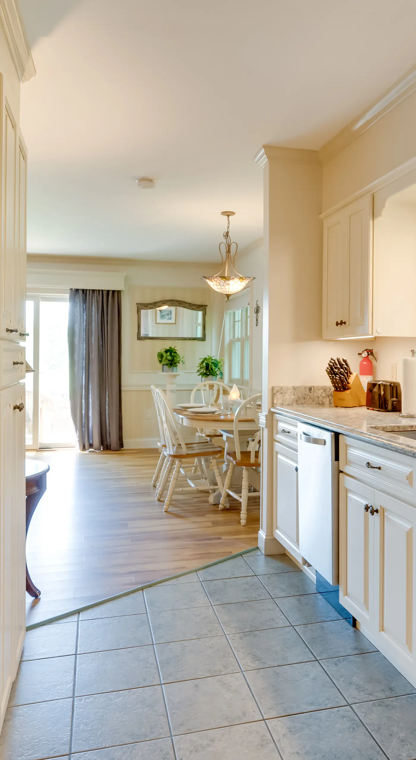 Mountain Views: Beautiful Nestlenook Farm Home!