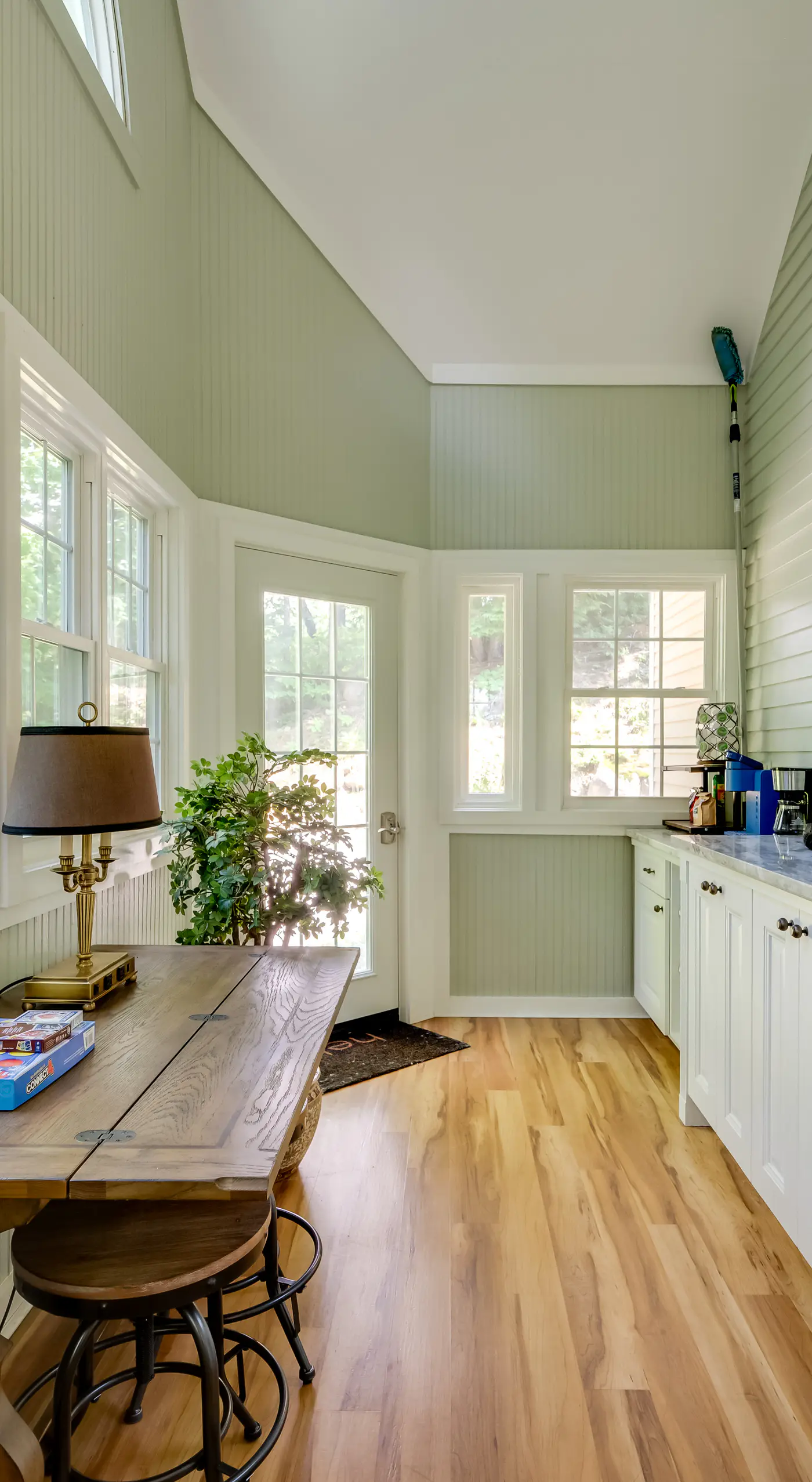 Mountain Views: Beautiful Nestlenook Farm Home!