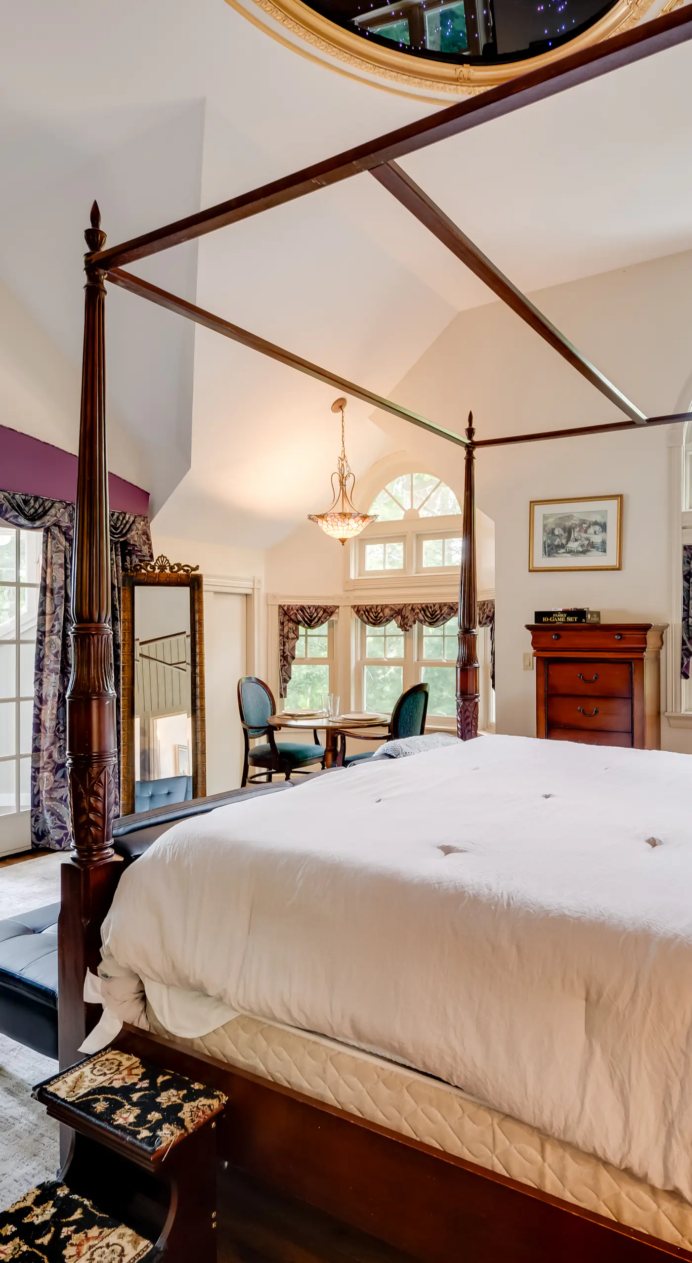 Mountain Views: Beautiful Nestlenook Farm Home!