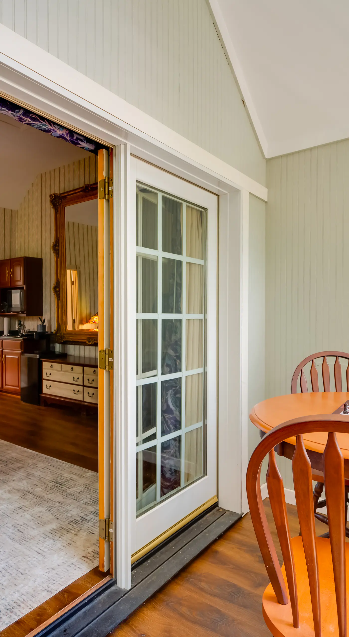 Mountain Views: Beautiful Nestlenook Farm Home!