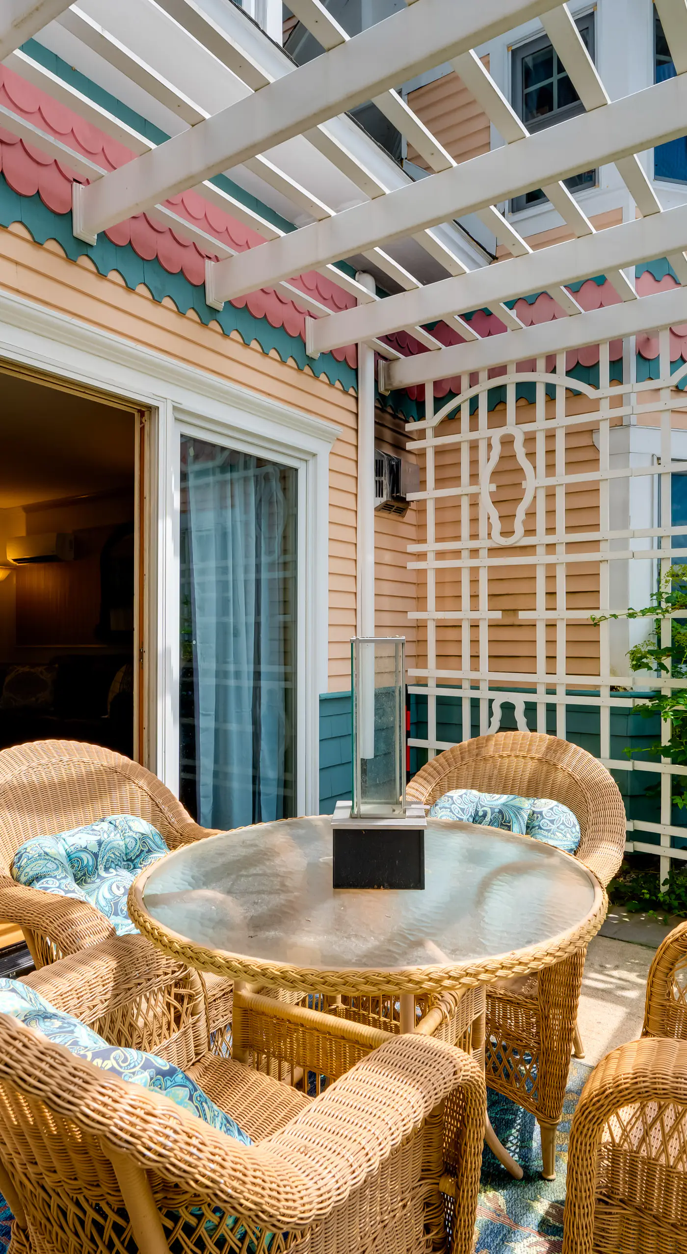 Mountain Views: Beautiful Nestlenook Farm Home!