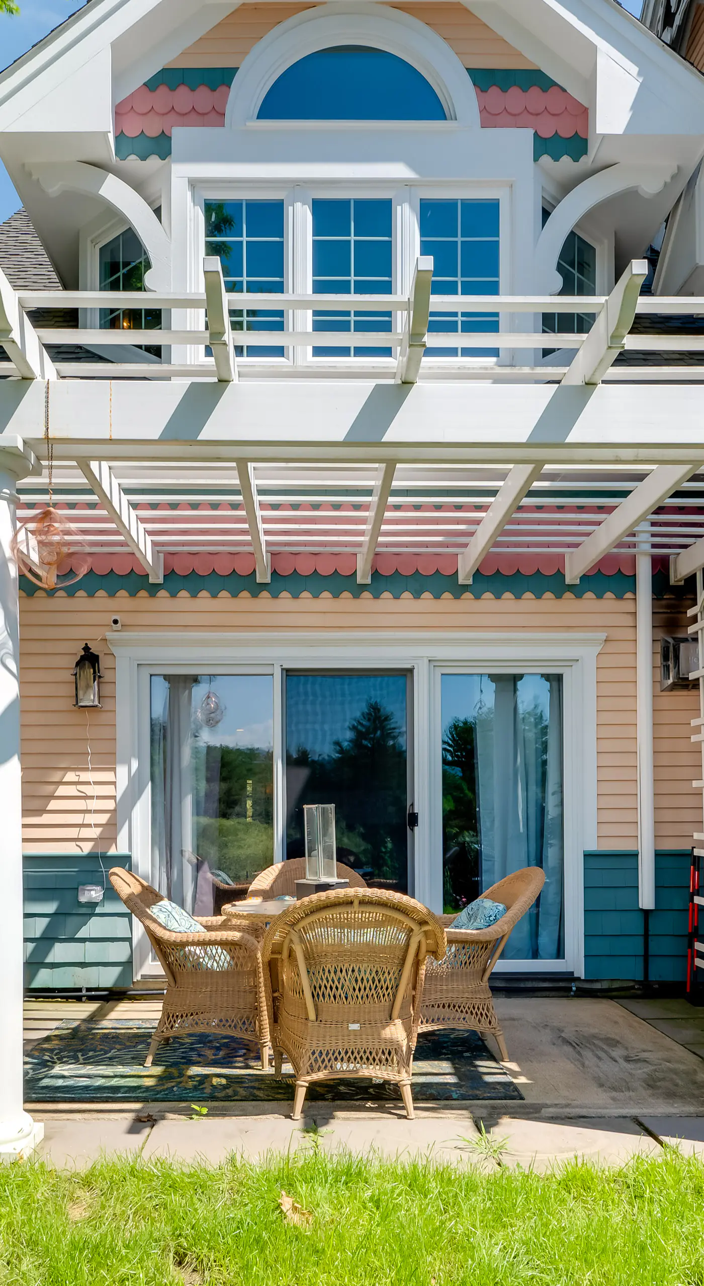 Mountain Views: Beautiful Nestlenook Farm Home!