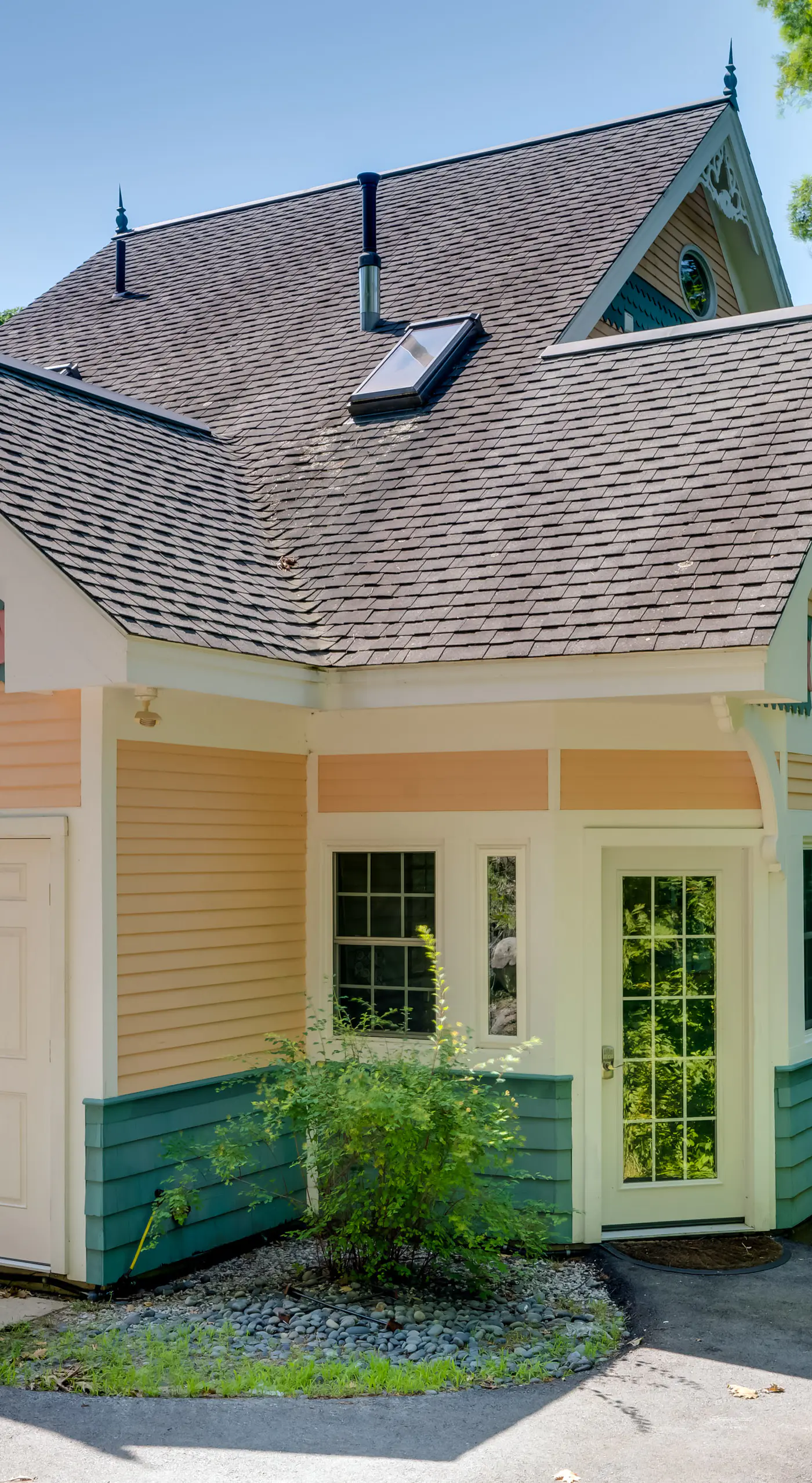 Mountain Views: Beautiful Nestlenook Farm Home!