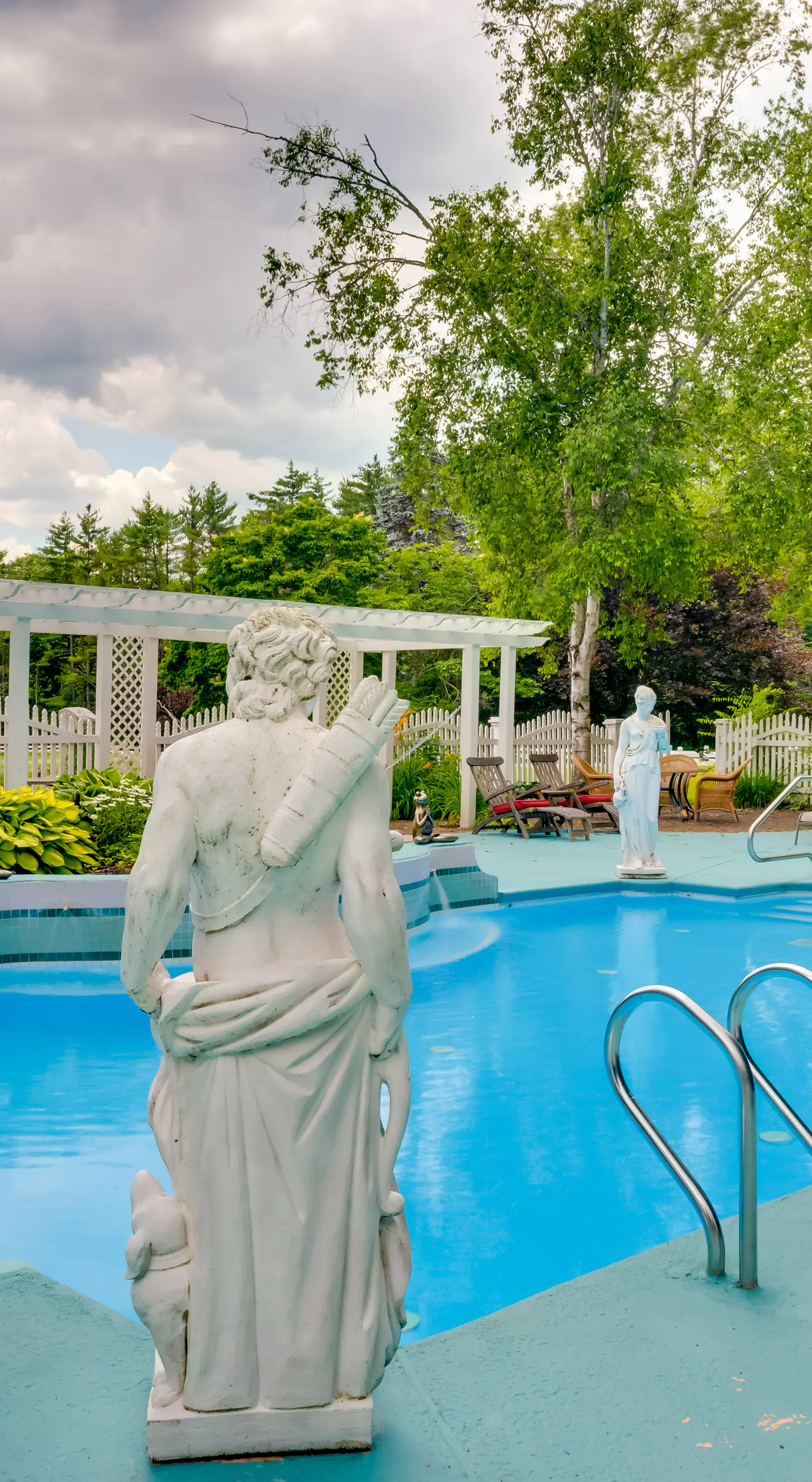 Mountain Views: Beautiful Nestlenook Farm Home!