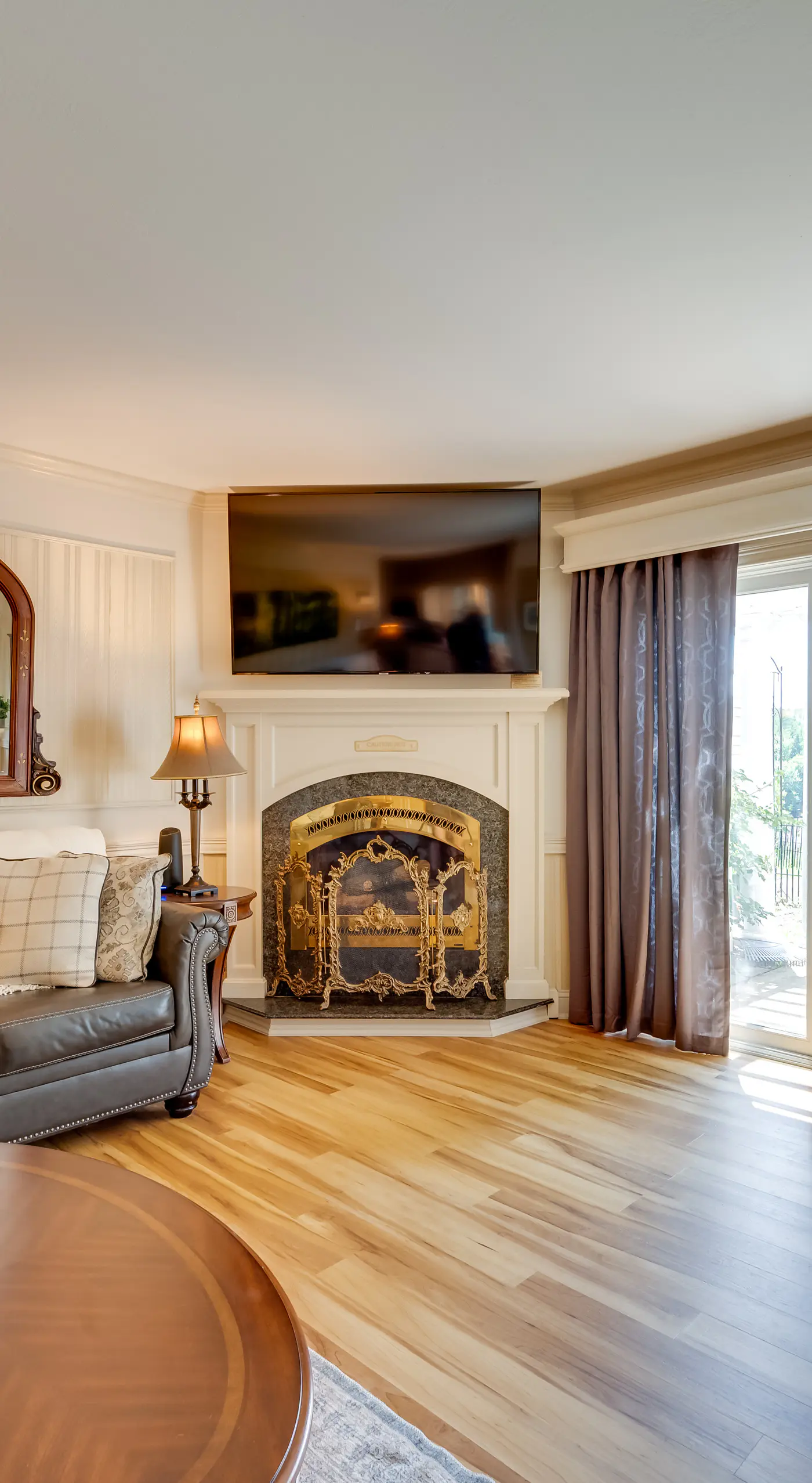 Mountain Views: Beautiful Nestlenook Farm Home!