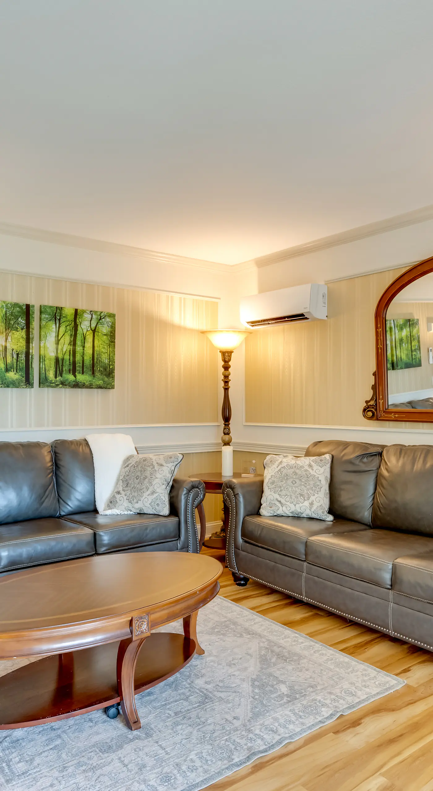 Mountain Views: Beautiful Nestlenook Farm Home!