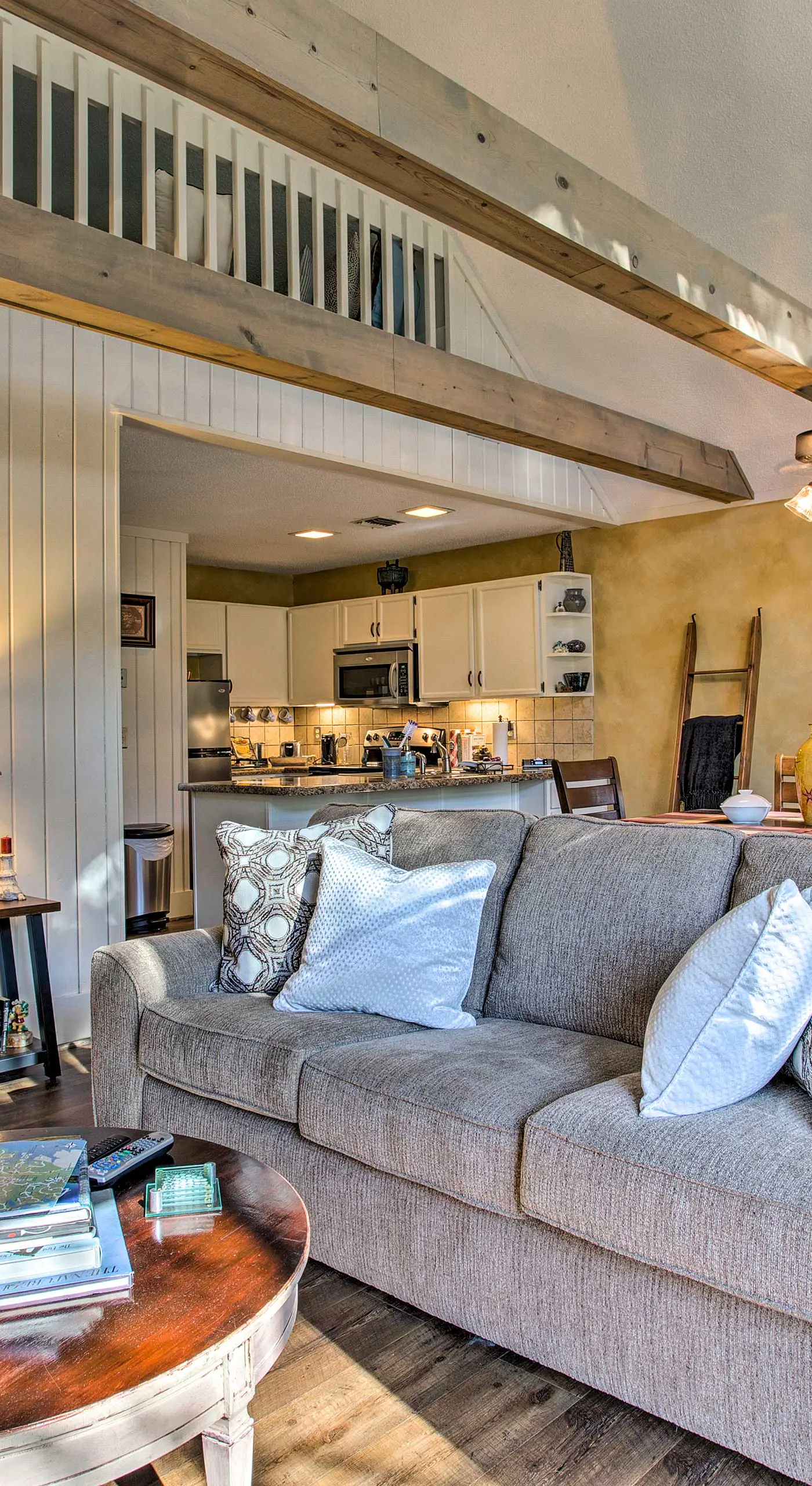 Keowee Keys Home w/ Mountains View & Lake Access!