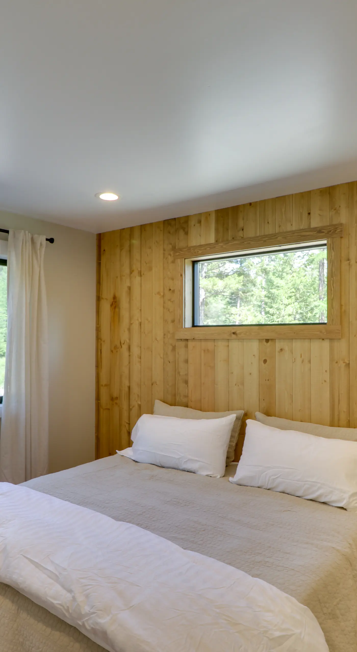 Lakeside Cabin Retreat w/ Private Hot Tub!