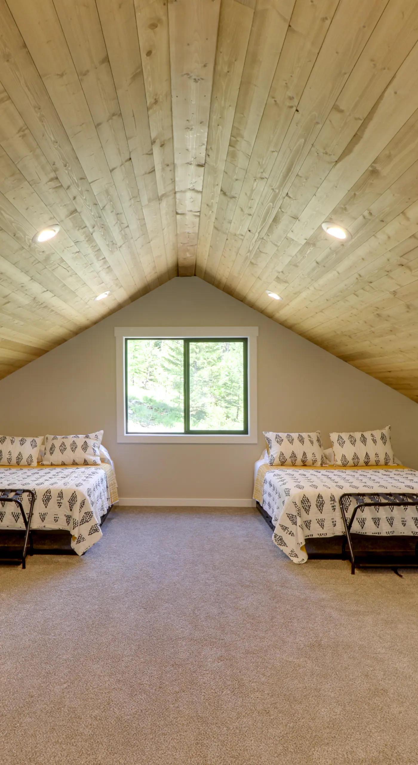 Lakeside Cabin Retreat w/ Private Hot Tub!