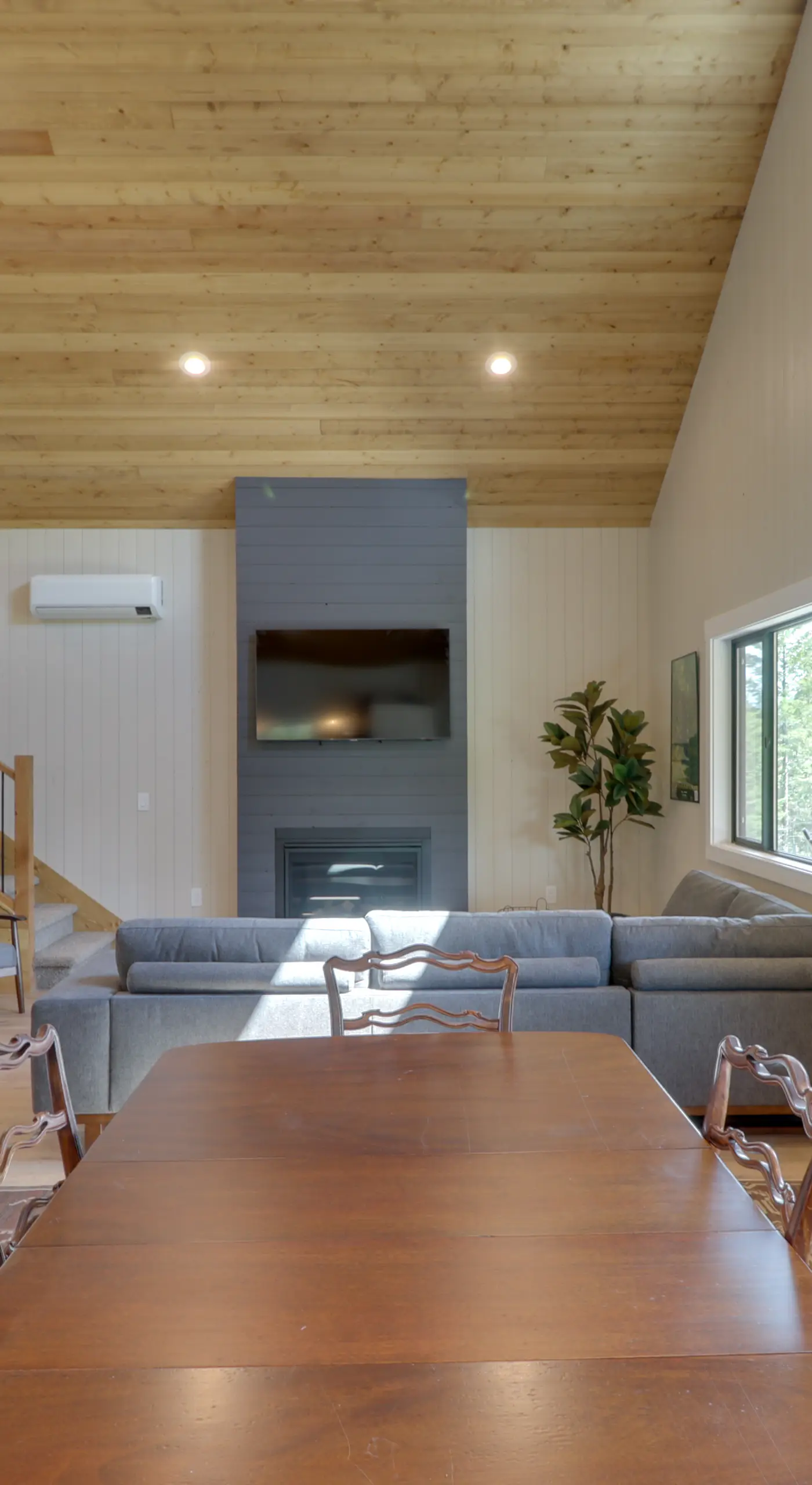 Lakeside Cabin Retreat w/ Private Hot Tub!