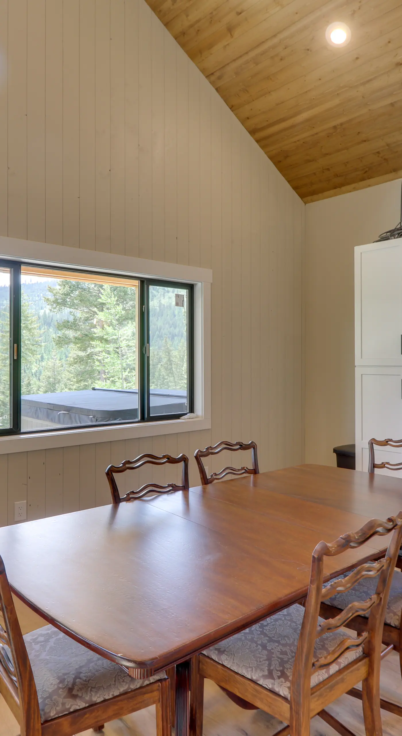 Lakeside Cabin Retreat w/ Private Hot Tub!
