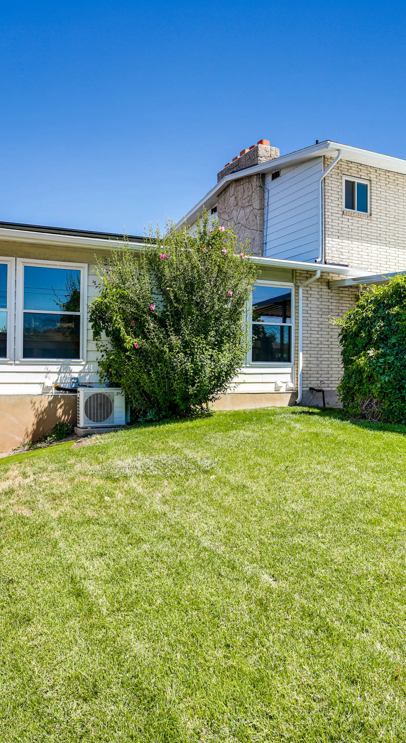 Pool & Hot Tub Access: Luxury Roy Oasis!