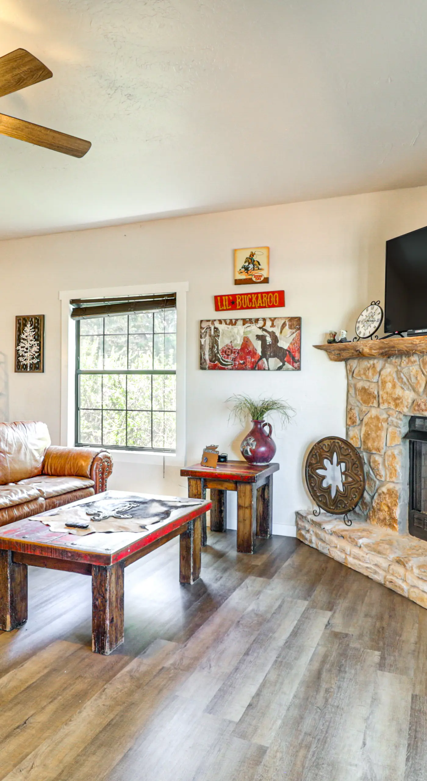 1 Mi to Lake: Pet-Friendly Cabin in Strawn