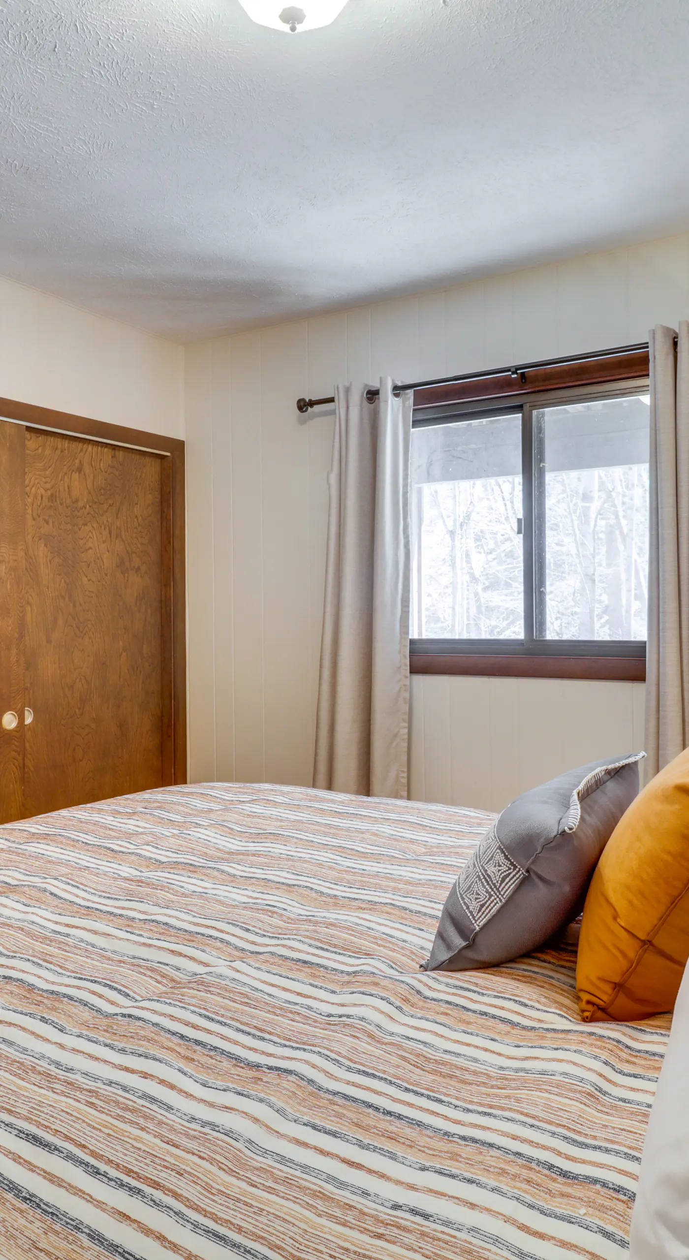 McGaheysville Vacation Rental: Yard & Fire Pit!
