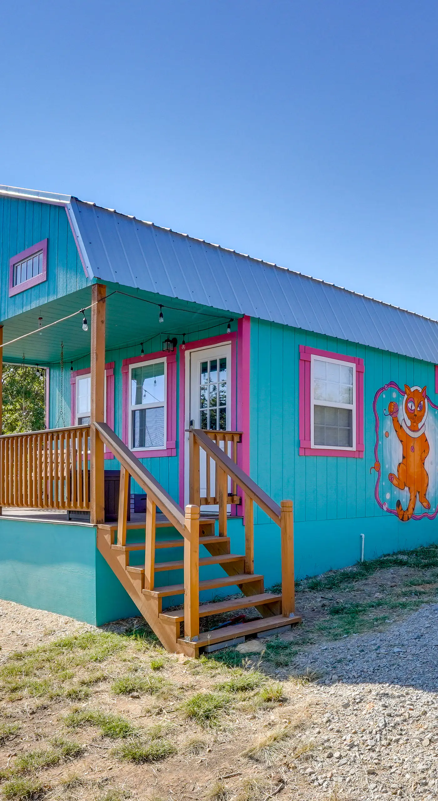 'Galactikitty' - Quirky Cabin Near Lake Brownwood!