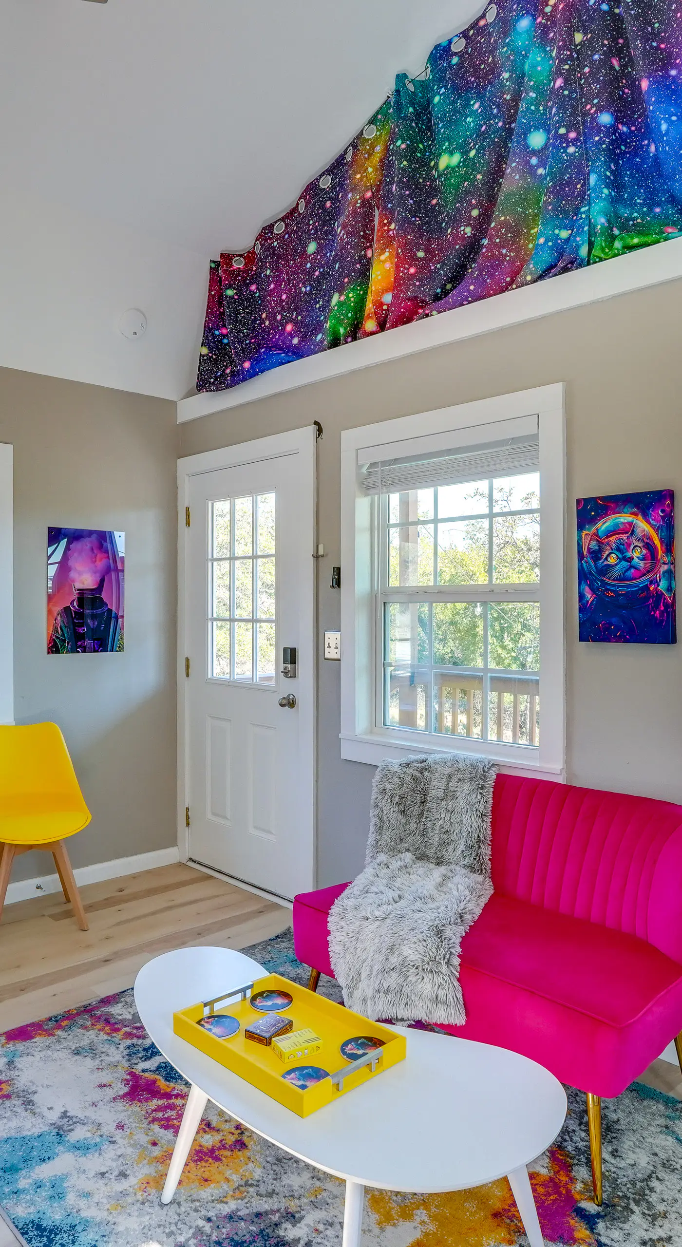 'Galactikitty' - Quirky Cabin Near Lake Brownwood!