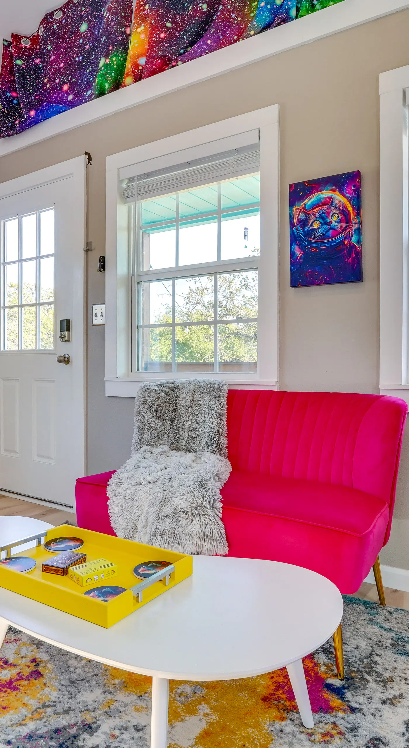 'Galactikitty' - Quirky Cabin Near Lake Brownwood!