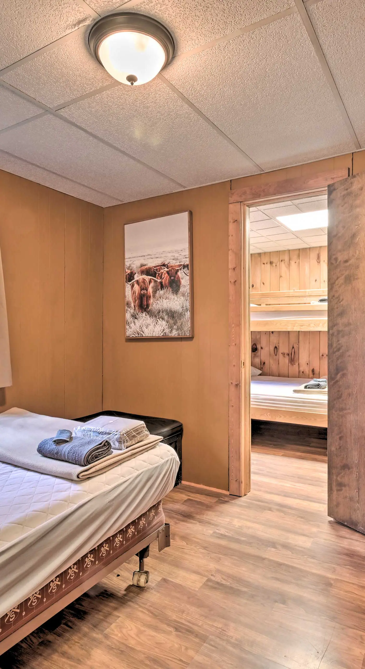 1 Mi to Raystown Lake: 'Clint Eastwood' Cabin