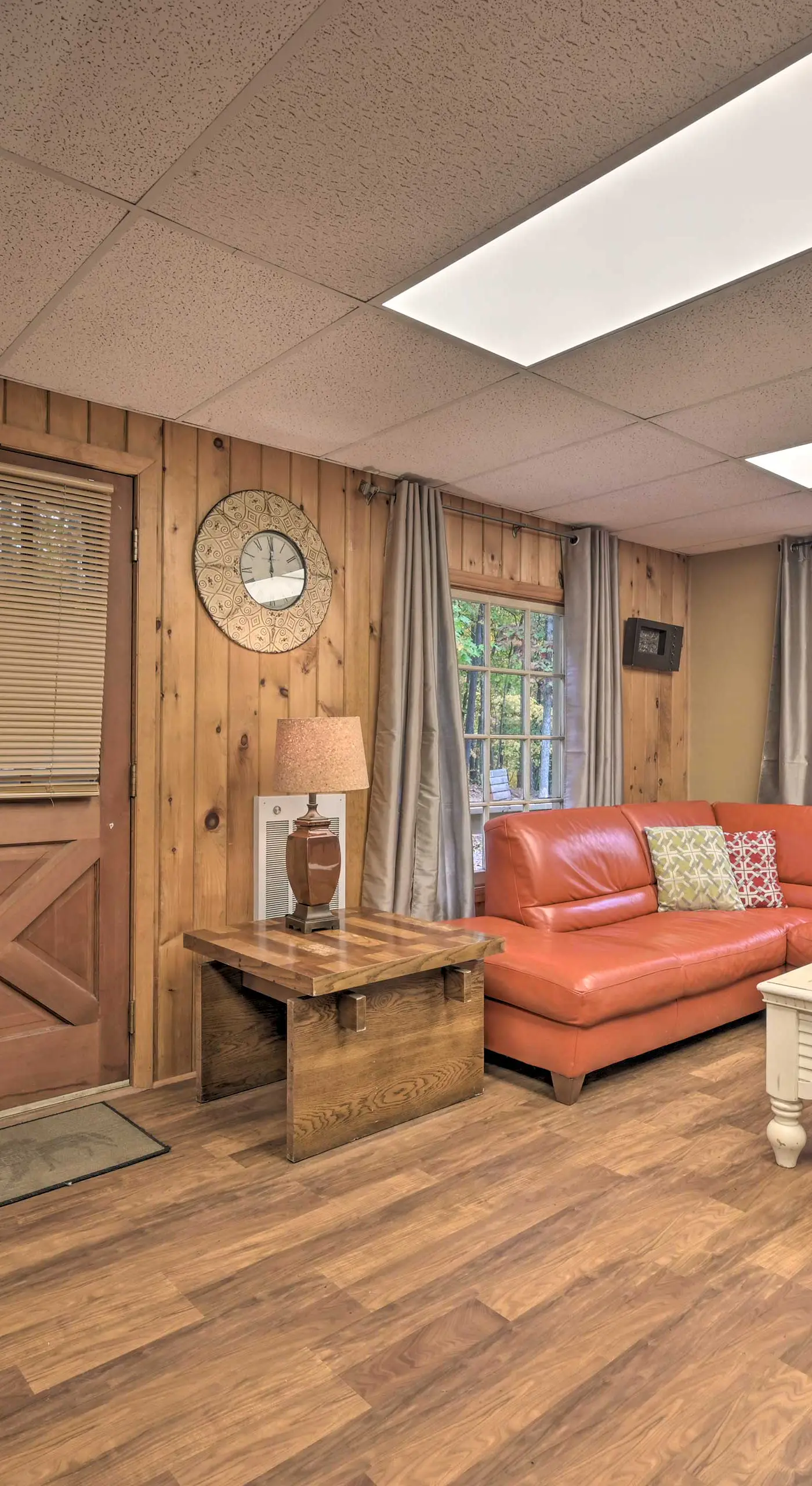 ‘John Wayne' Apartment - Deck, BBQ, Horses On-Site