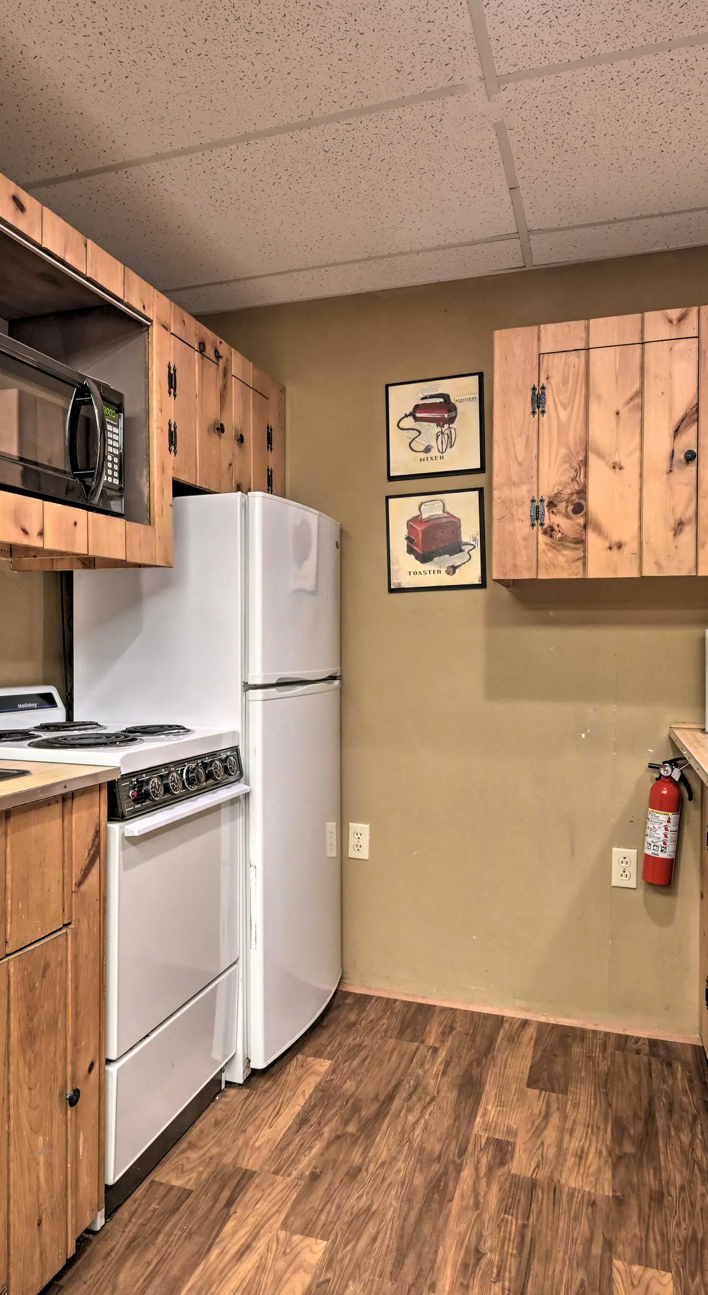 ‘John Wayne' Apartment - Deck, BBQ, Horses On-Site