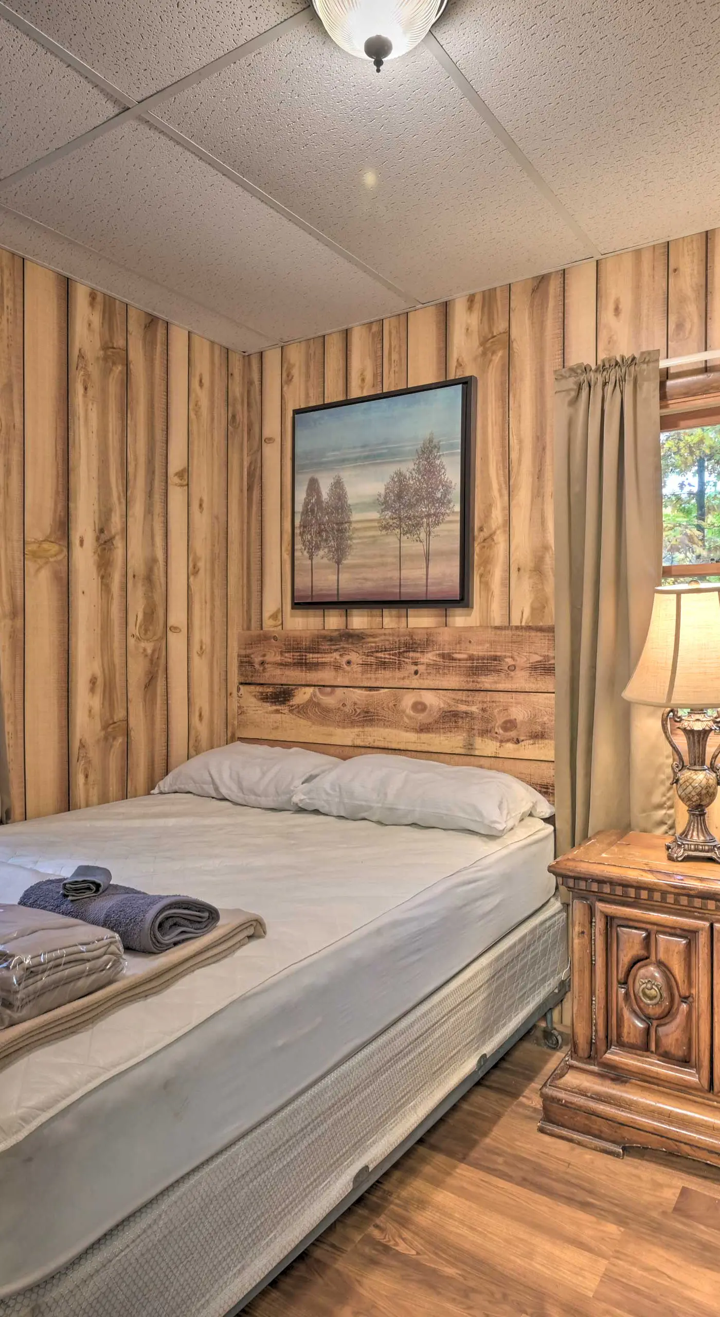 ‘John Wayne' Apartment - Deck, BBQ, Horses On-Site