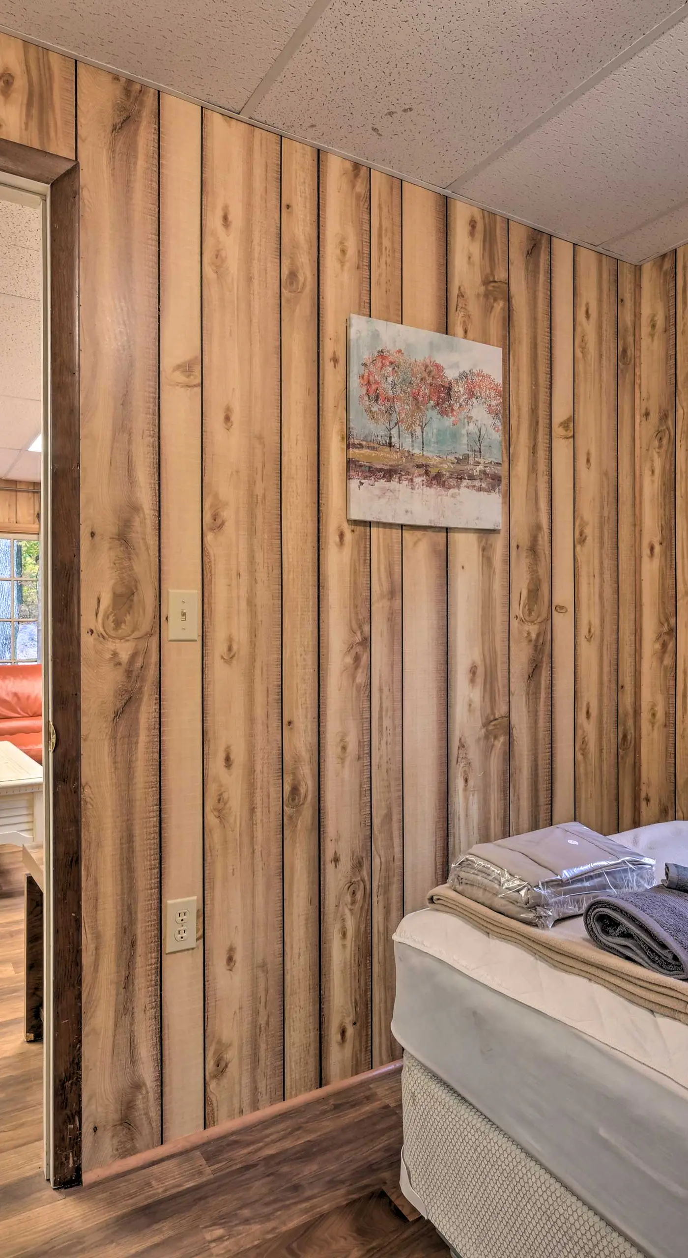 ‘John Wayne' Apartment - Deck, BBQ, Horses On-Site