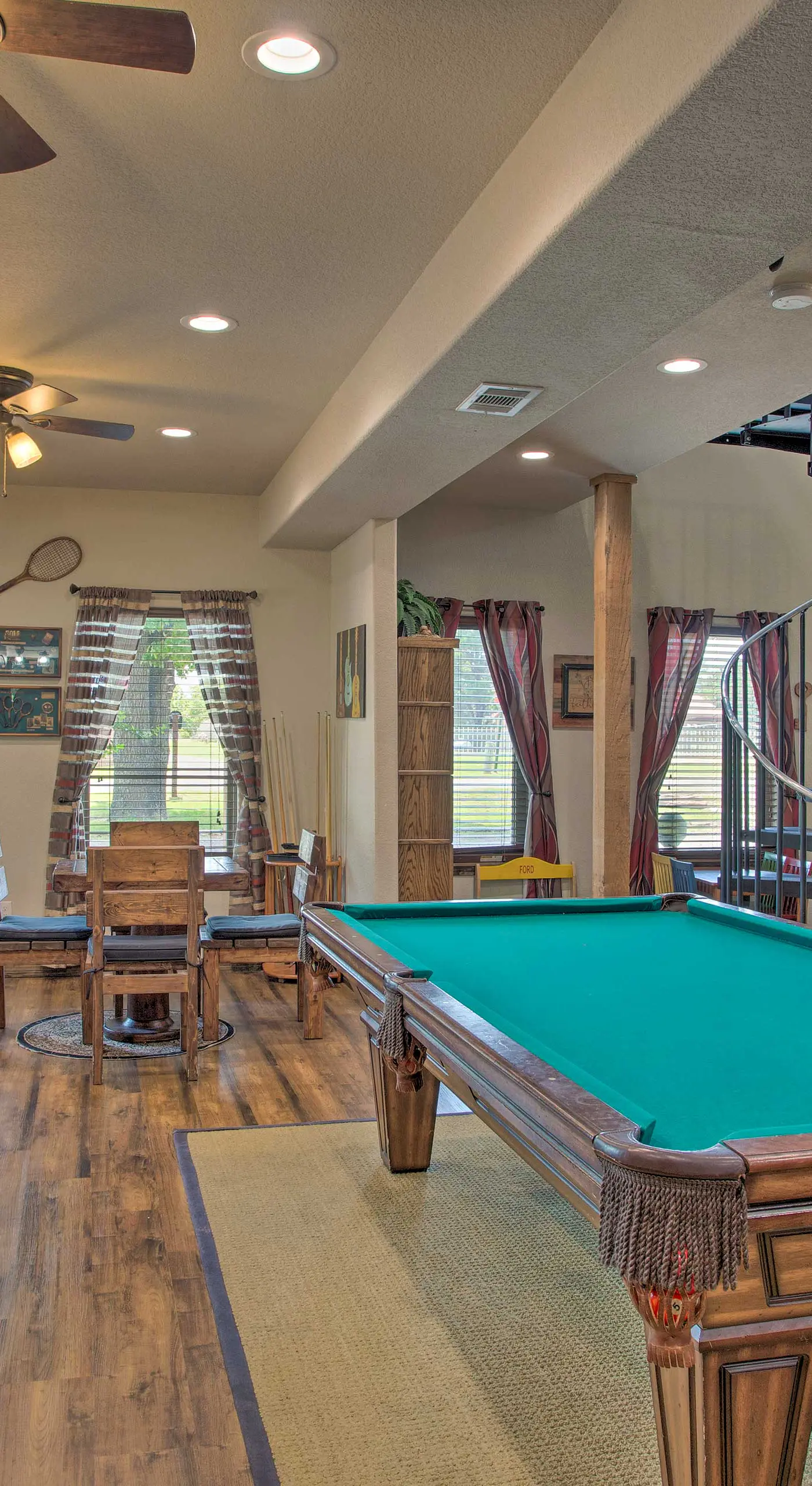 All-Encompassing Family Retreat Near Lake Texoma!