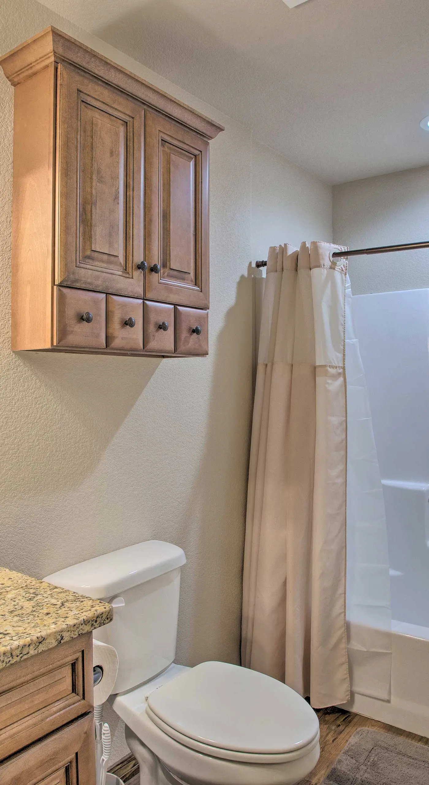 All-Encompassing Family Retreat Near Lake Texoma!