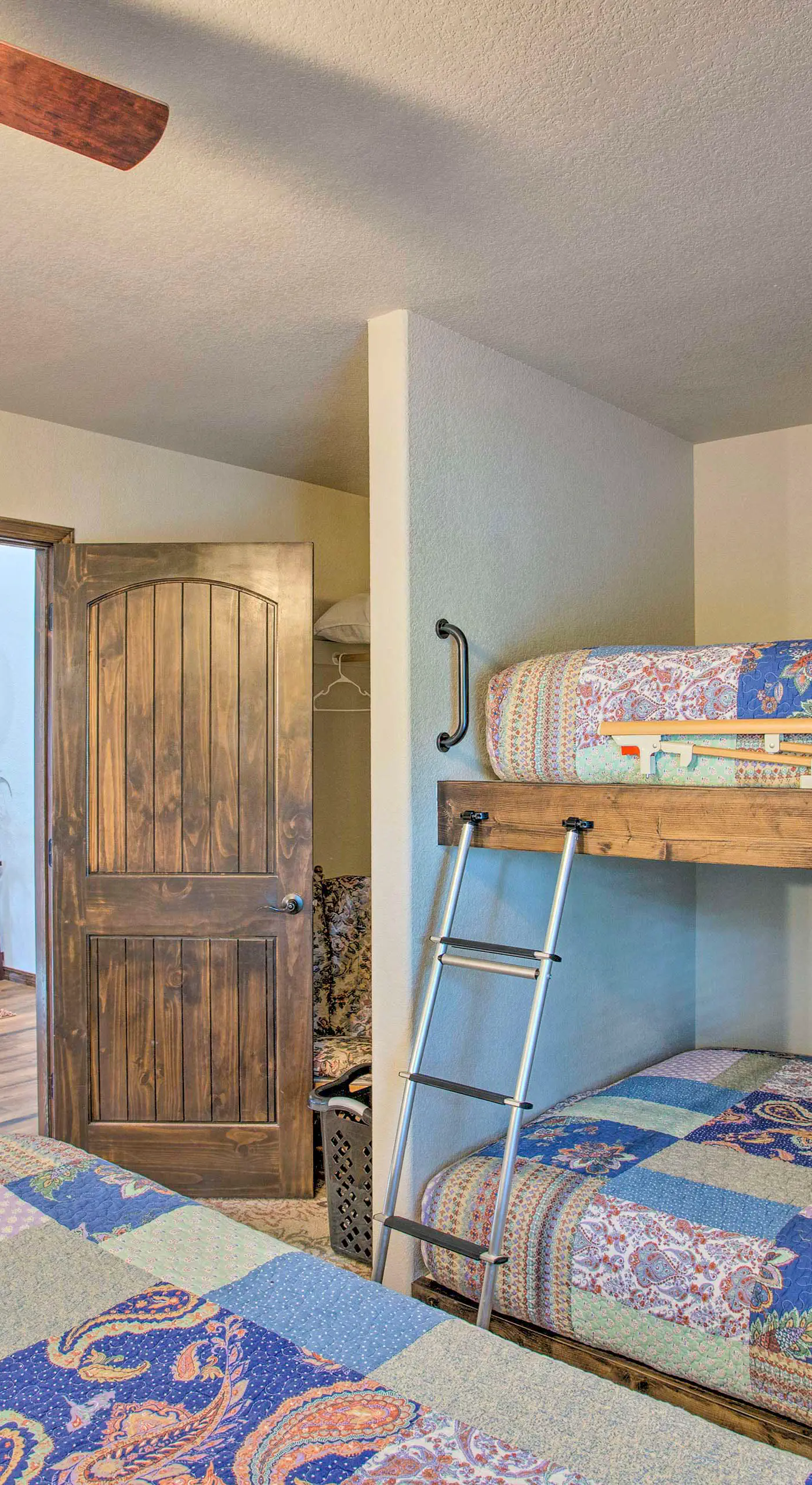 All-Encompassing Family Retreat Near Lake Texoma!