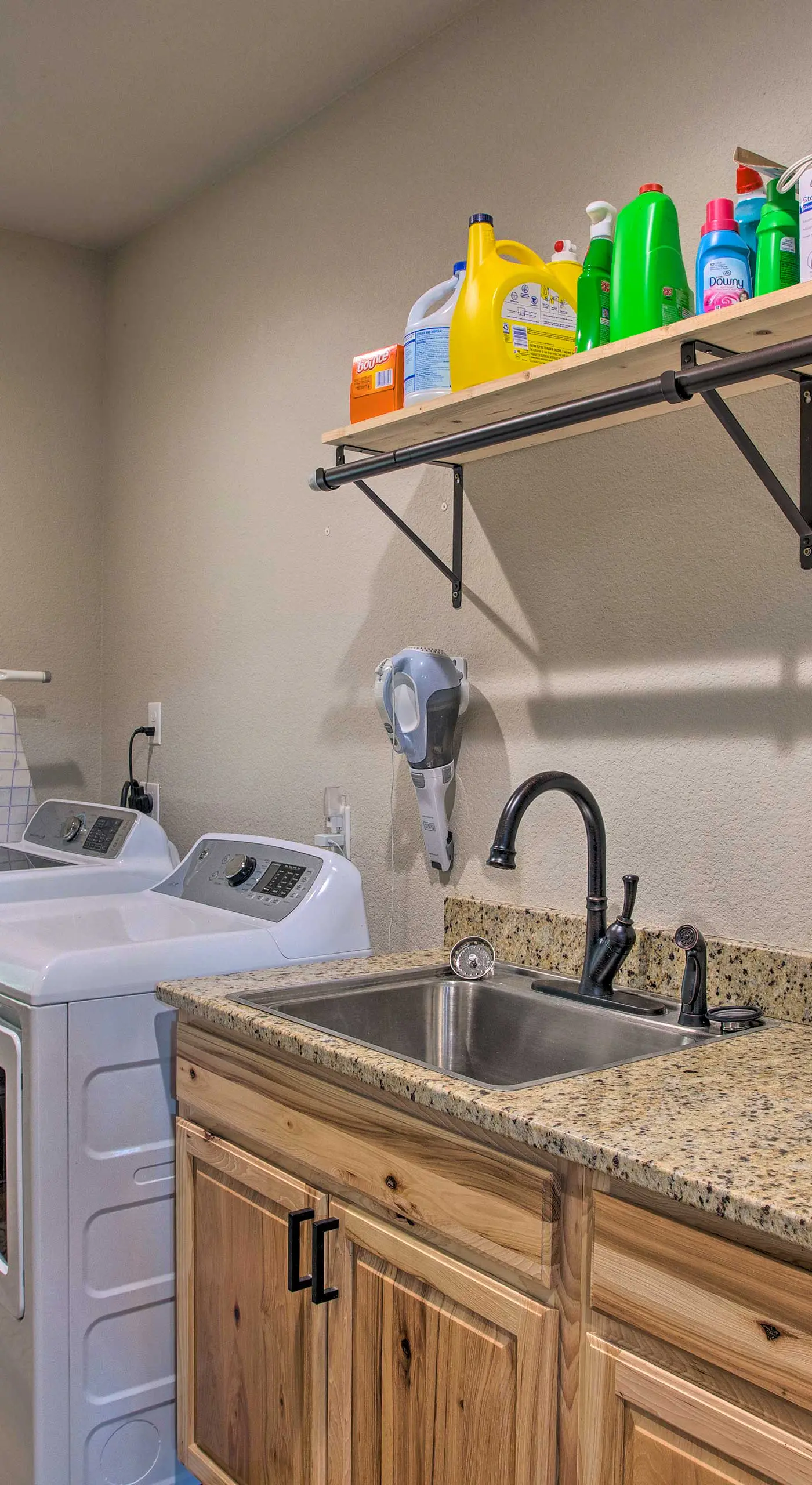 All-Encompassing Family Retreat Near Lake Texoma!
