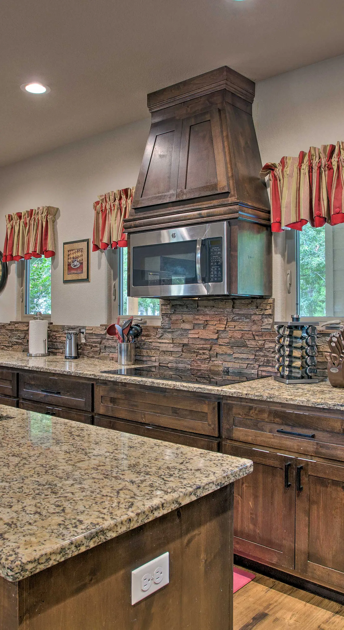 All-Encompassing Family Retreat Near Lake Texoma!