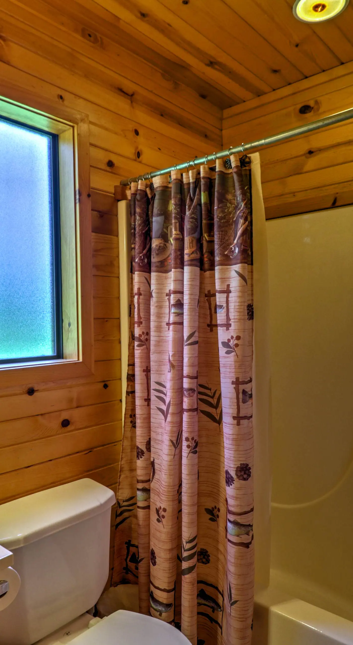 Dream Valley Mountain View Cabin w/ Covered Porch!