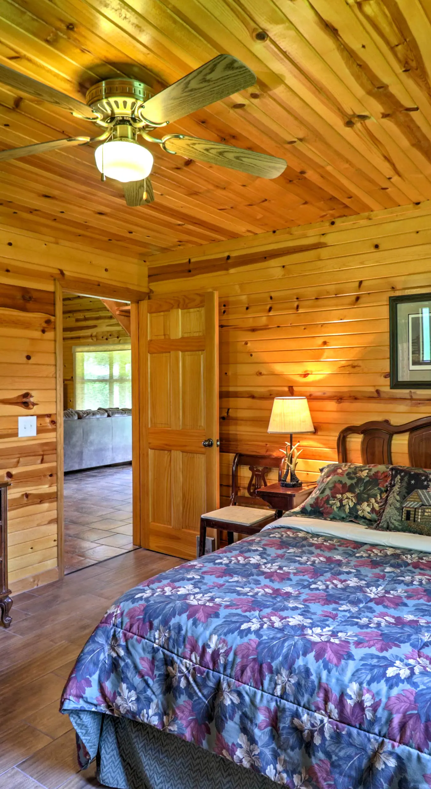 Dream Valley Mountain View Cabin w/ Covered Porch!