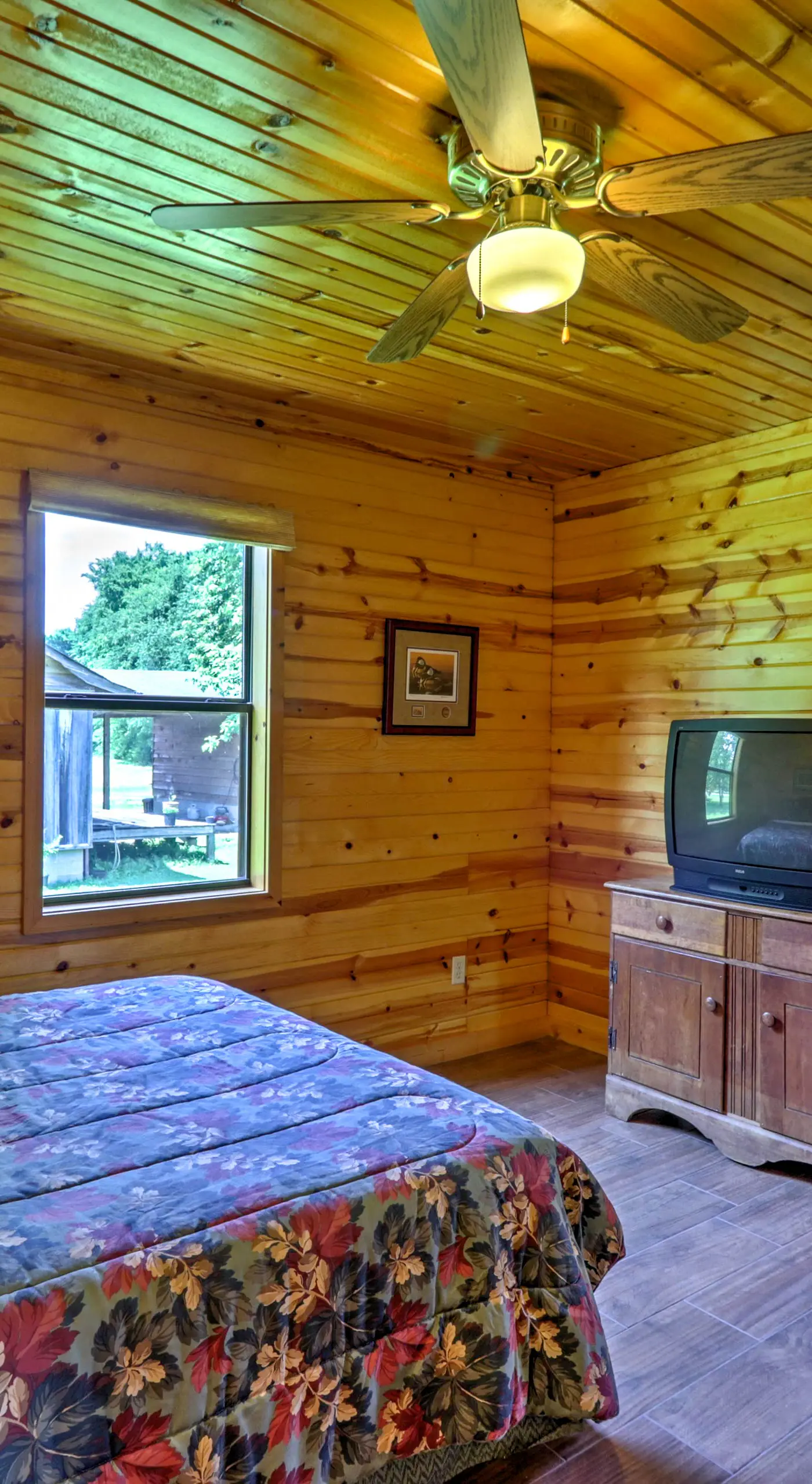 Dream Valley Mountain View Cabin w/ Covered Porch!